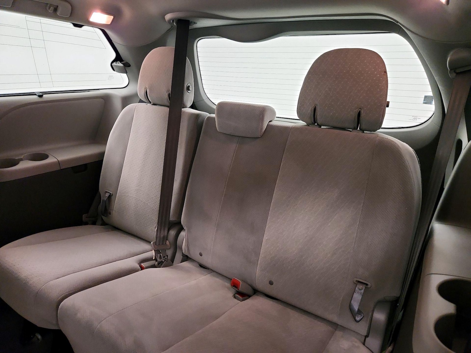 2016 Toyota Sienna LE - Photo 20