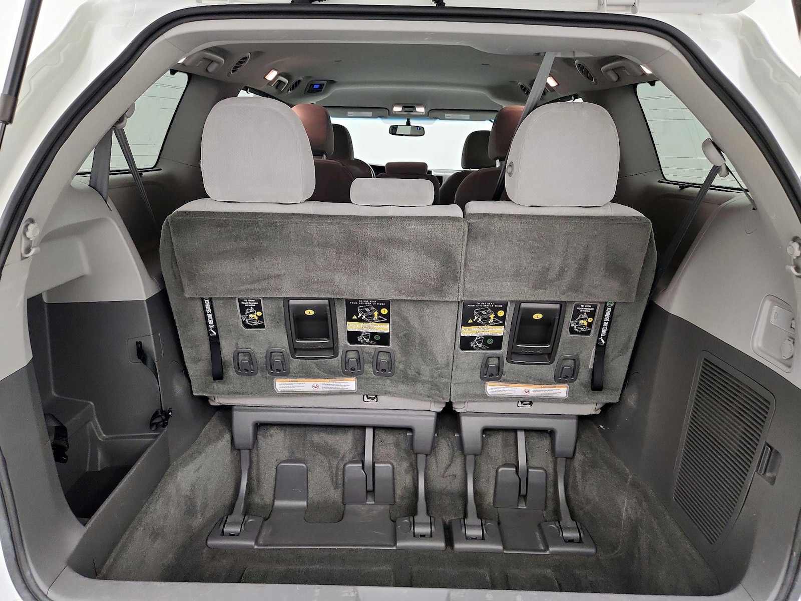 2016 Toyota Sienna LE - Photo 21