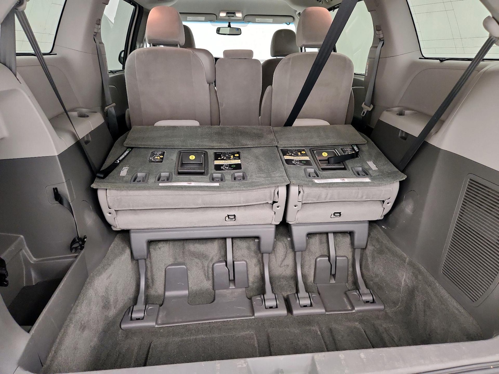 2016 Toyota Sienna LE - Photo 22