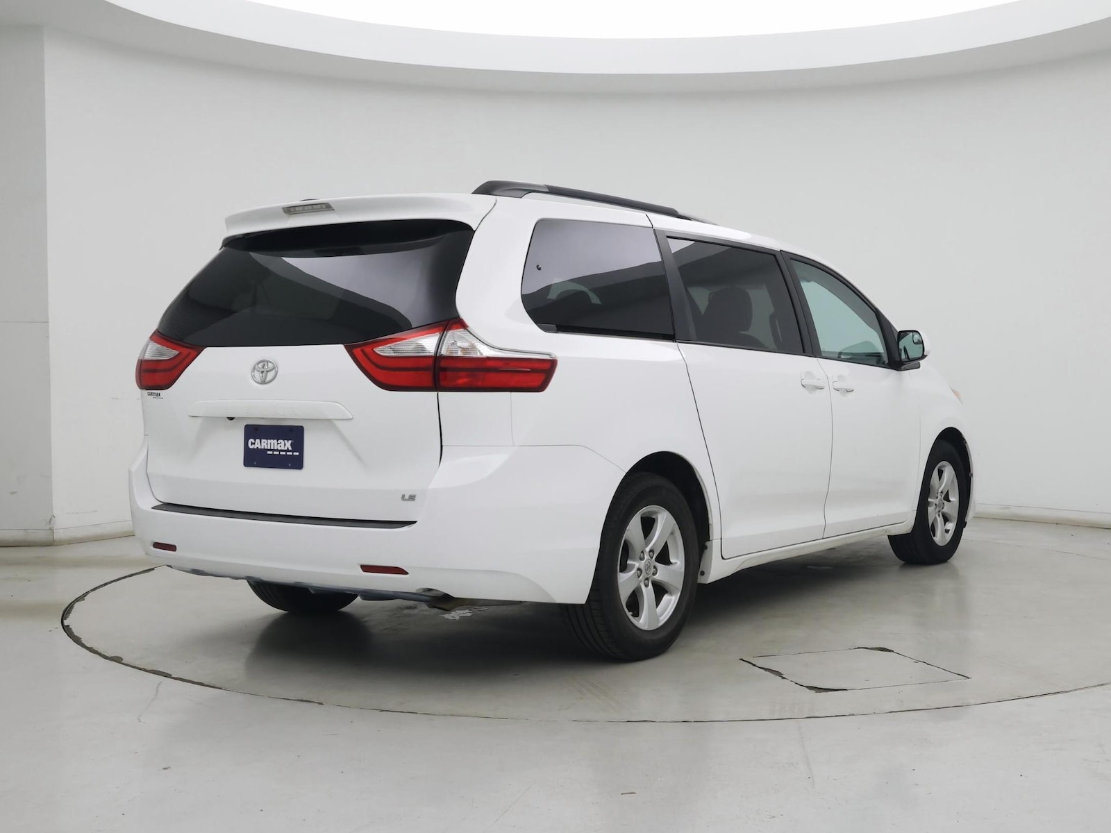 2016 Toyota Sienna LE - Photo 9