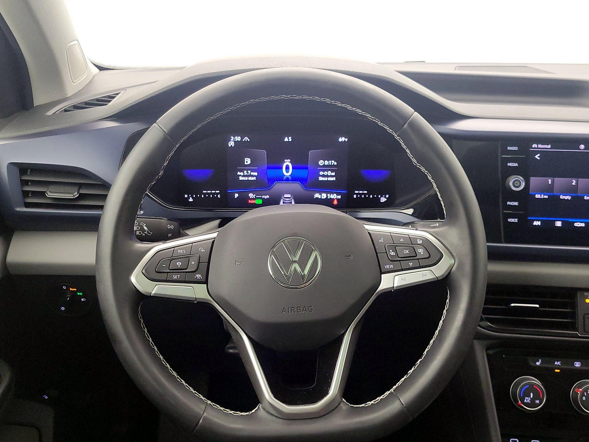 Thumbnail: 2023 Volkswagen Taos - 10