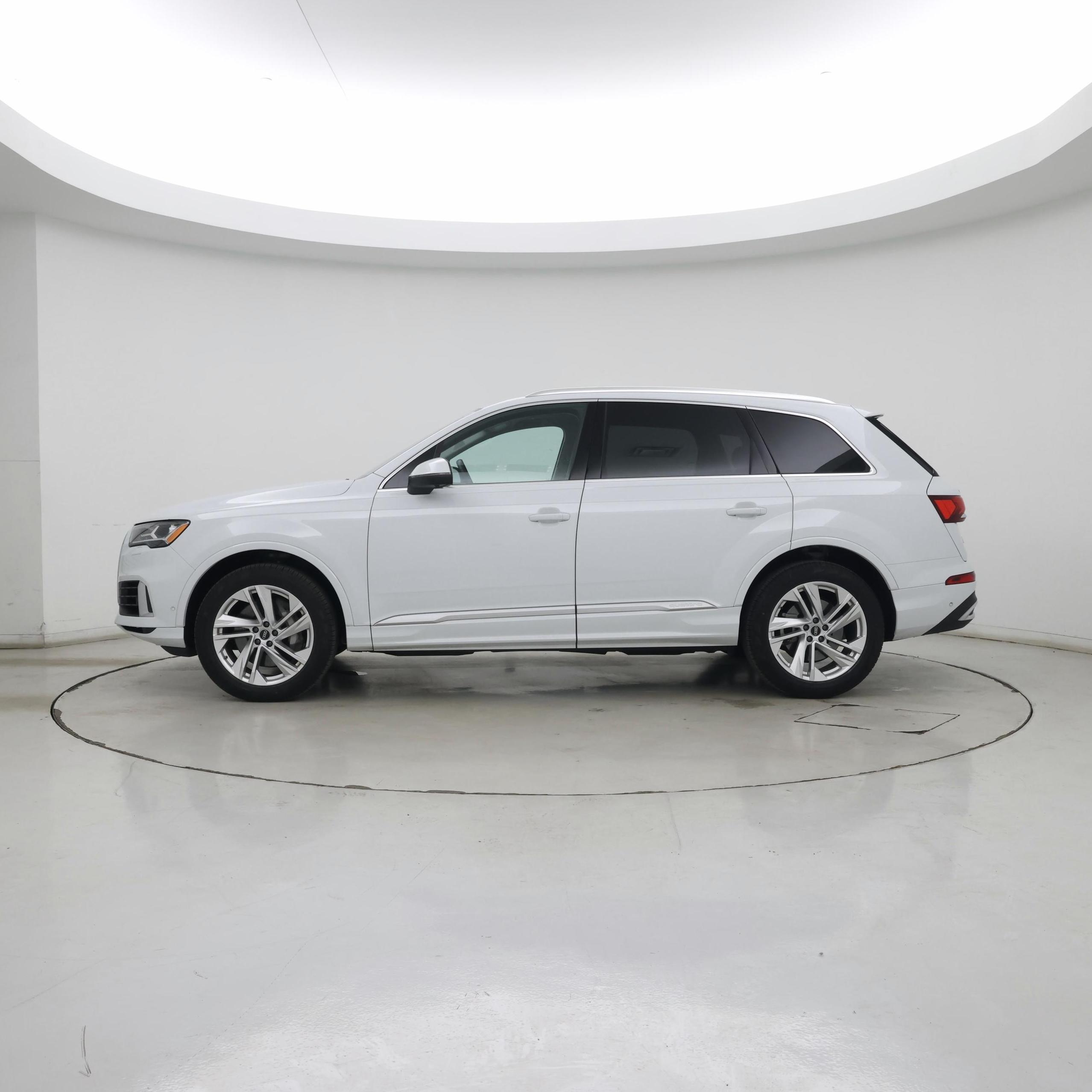 Thumbnail: 2022 Audi Q7 - 3
