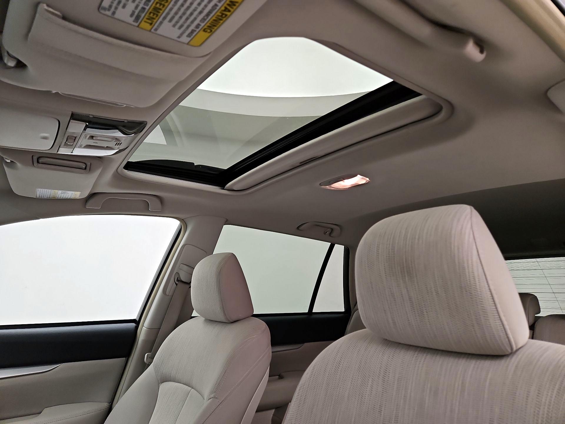 Thumbnail: 2014 Subaru Outback - 18