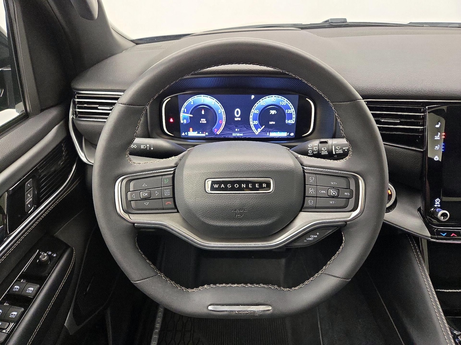 2024 Jeep Wagoneer L Series II - Photo 11