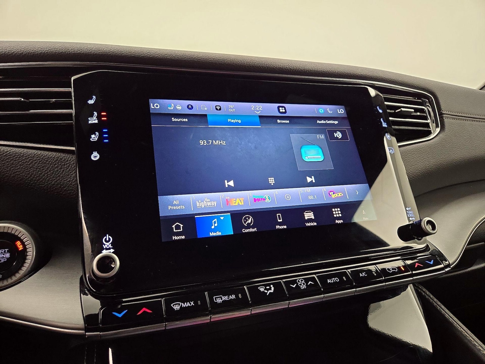 2024 Jeep Wagoneer L Series II - Photo 17
