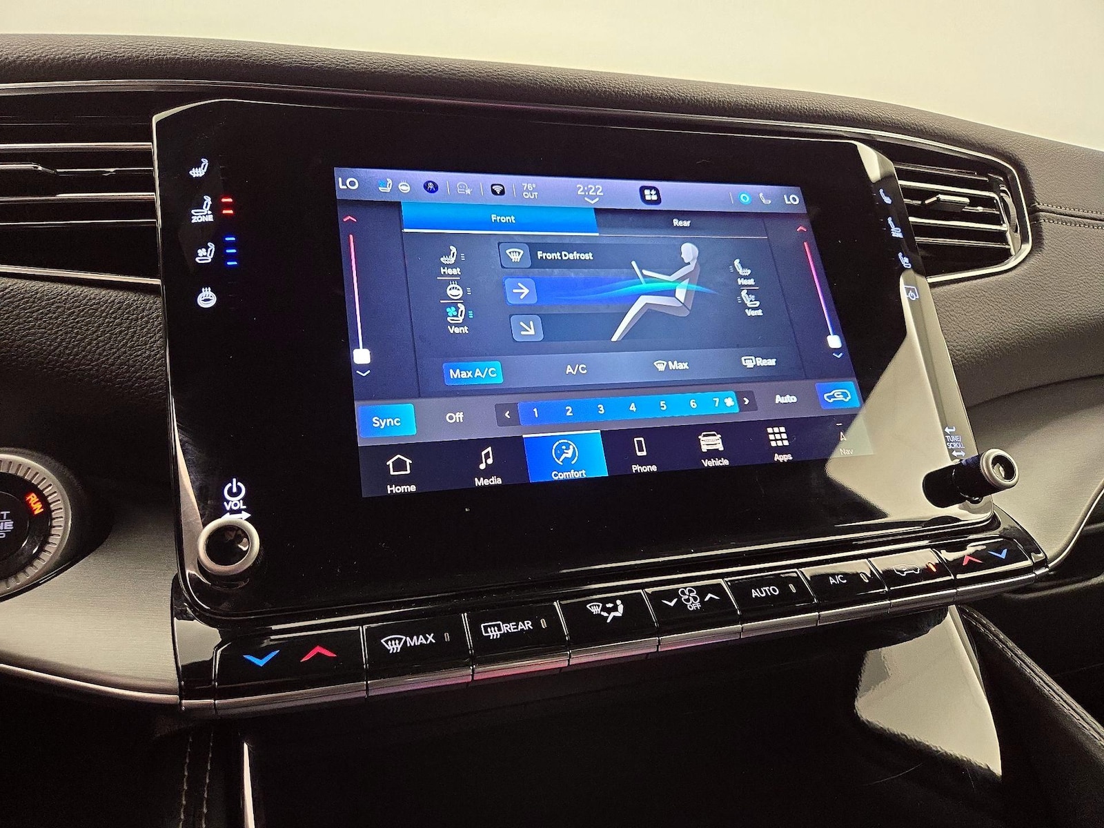 2024 Jeep Wagoneer L Series II - Photo 18