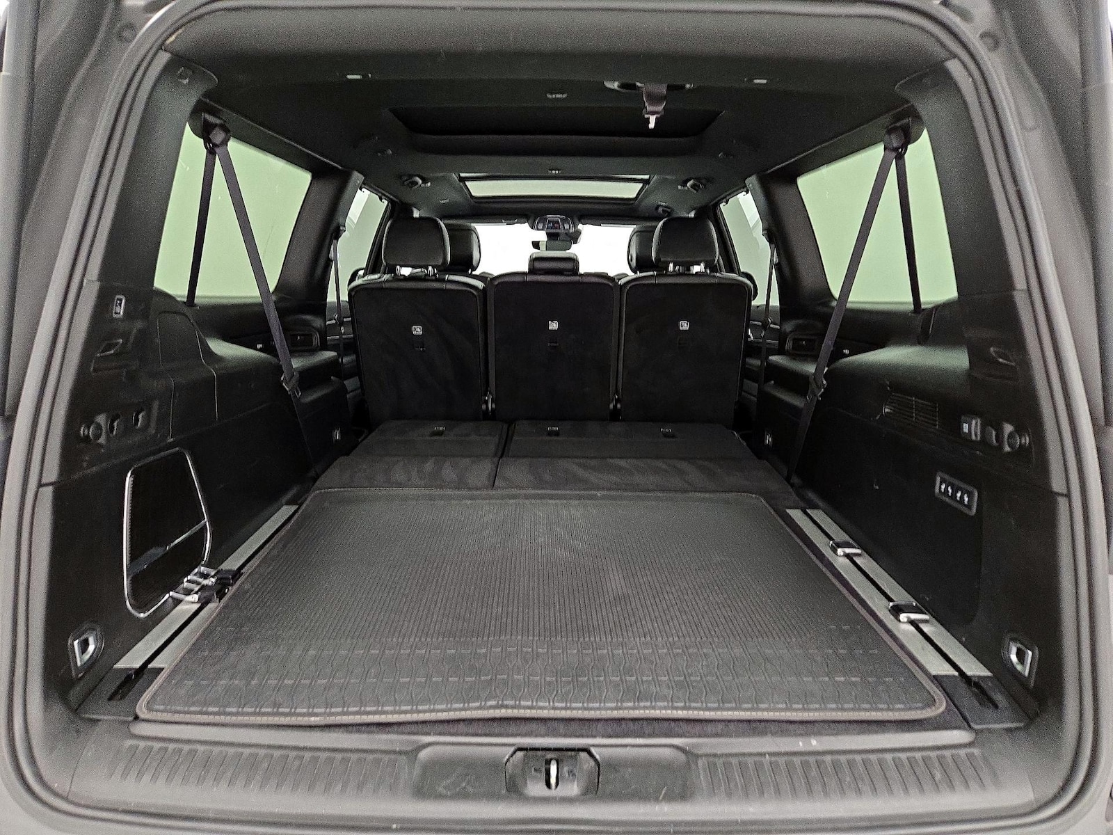 2024 Jeep Wagoneer L Series II - Photo 25