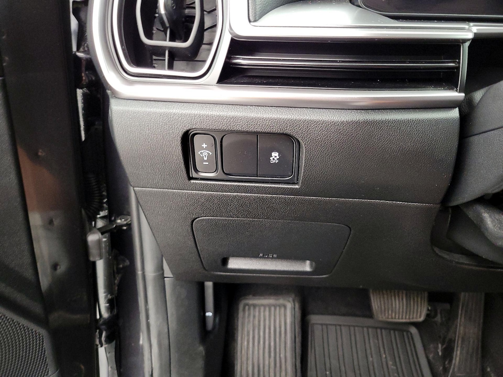 2025 Kia Sorento S - Photo 14