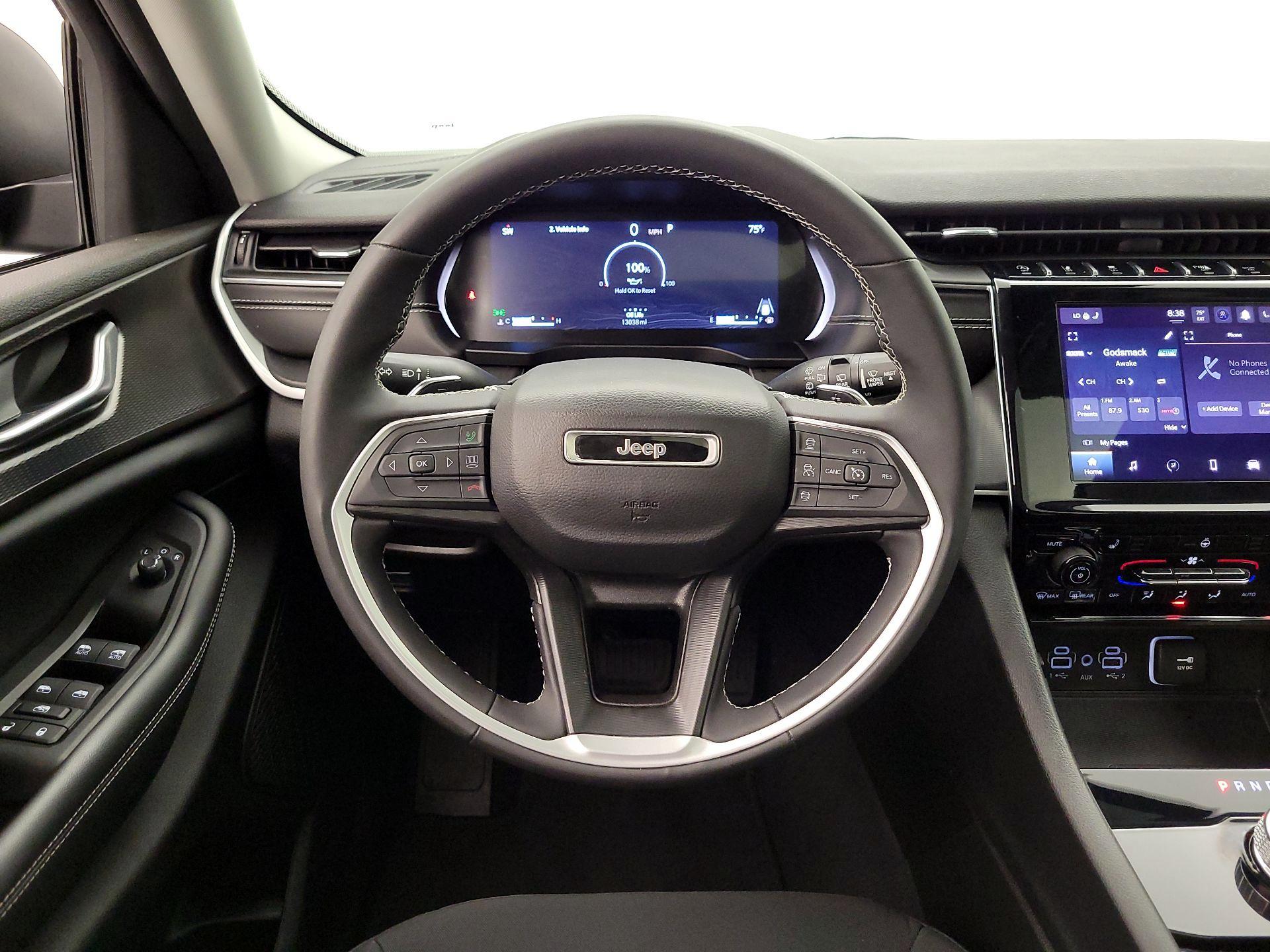 Thumbnail: 2023 Jeep Grand Cherokee - 10