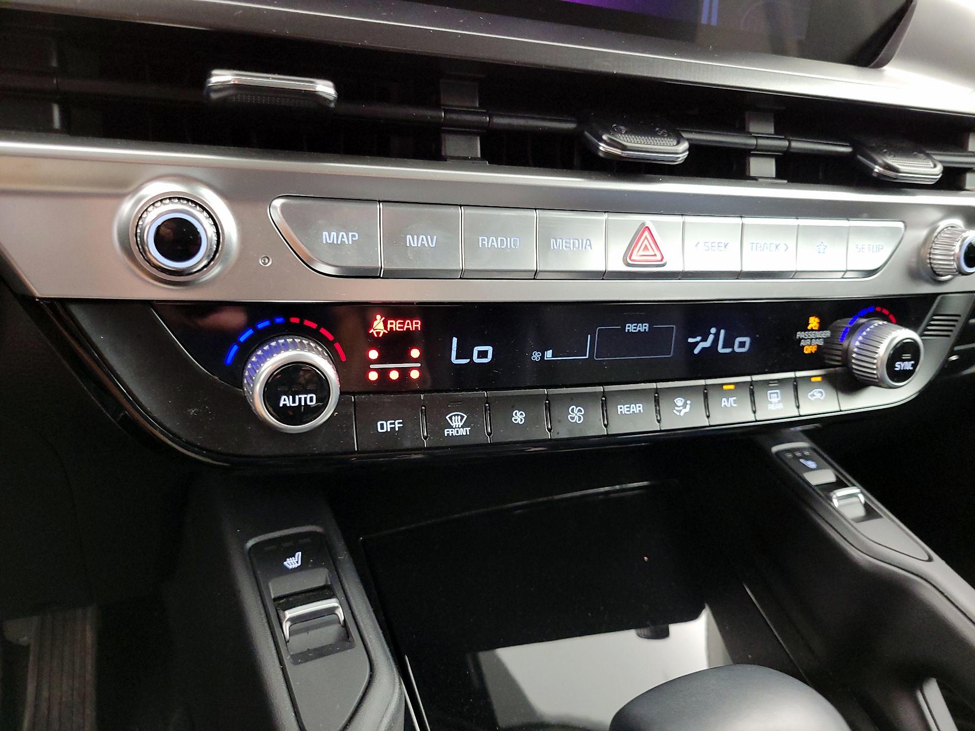 Thumbnail: 2023 Kia Telluride - 17