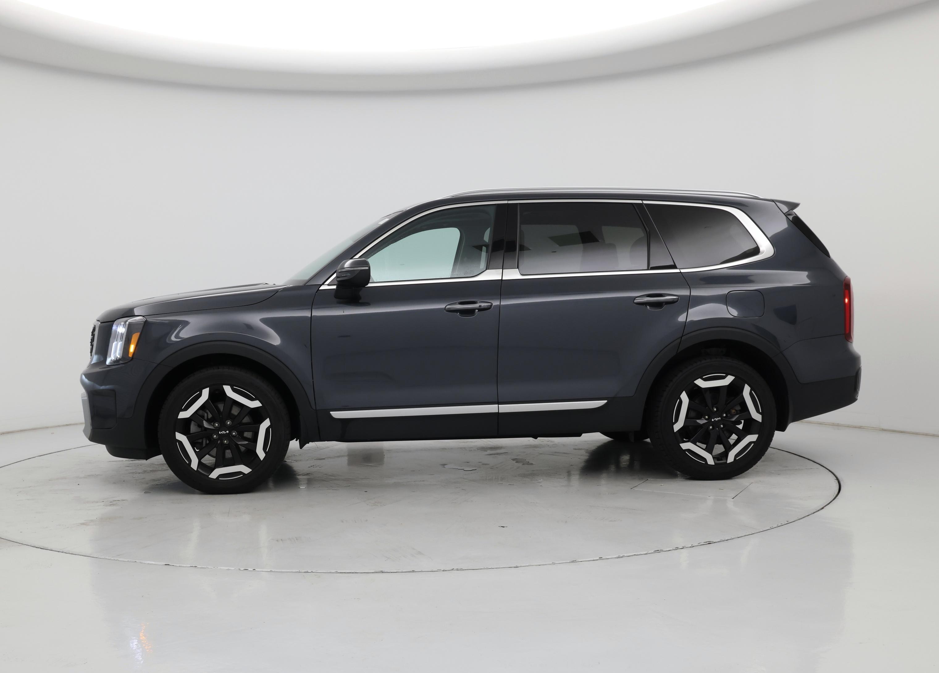 Thumbnail: 2023 Kia Telluride - 3