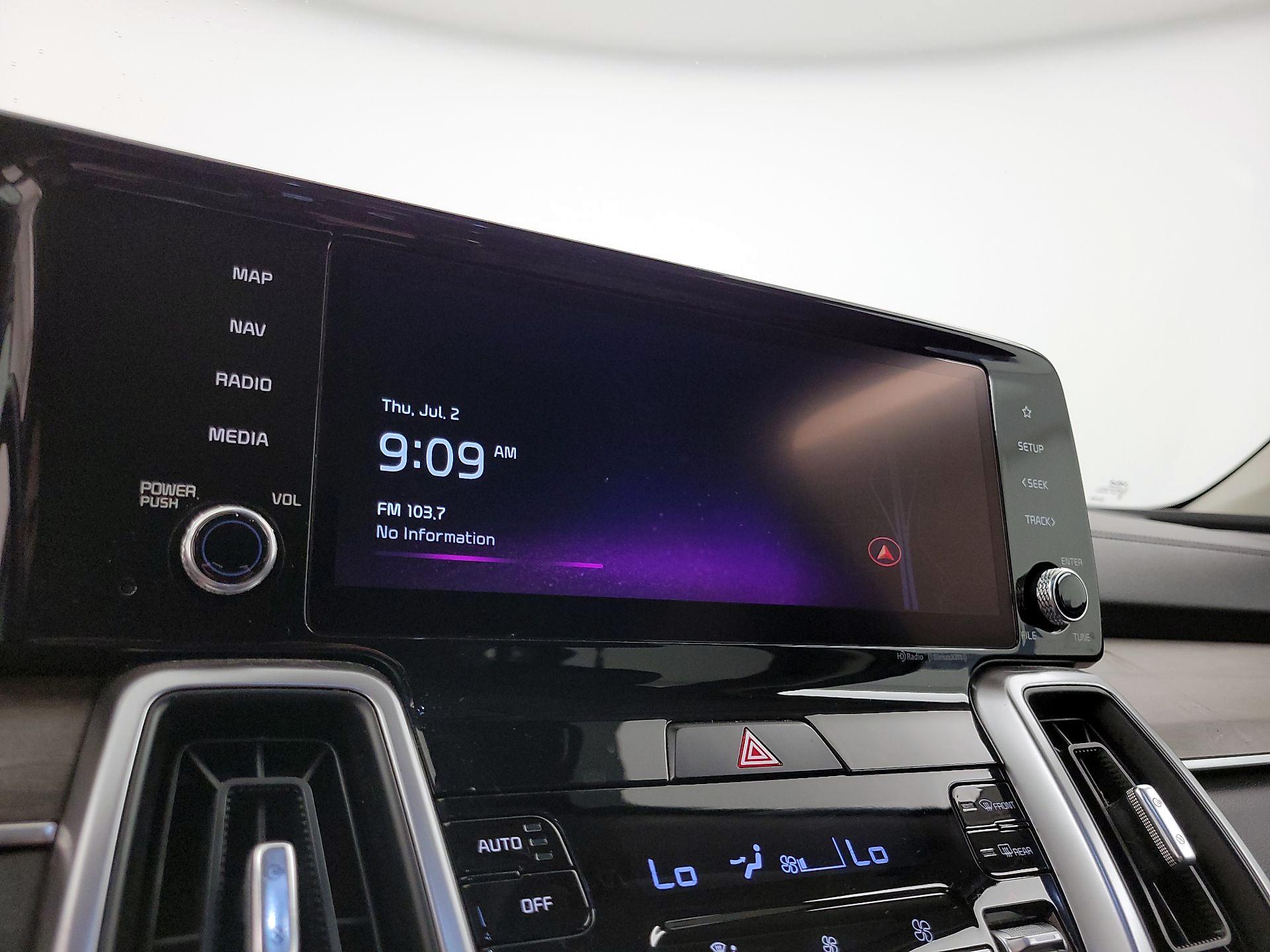 Thumbnail: 2023 Kia Sorento - 16