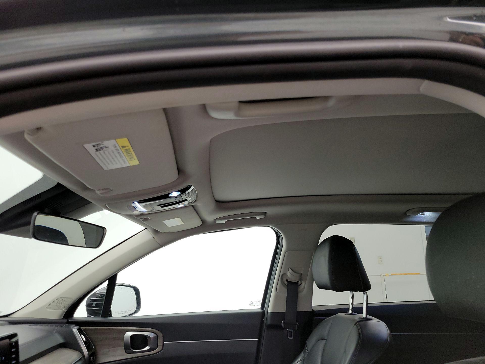Thumbnail: 2023 Kia Sorento - 20