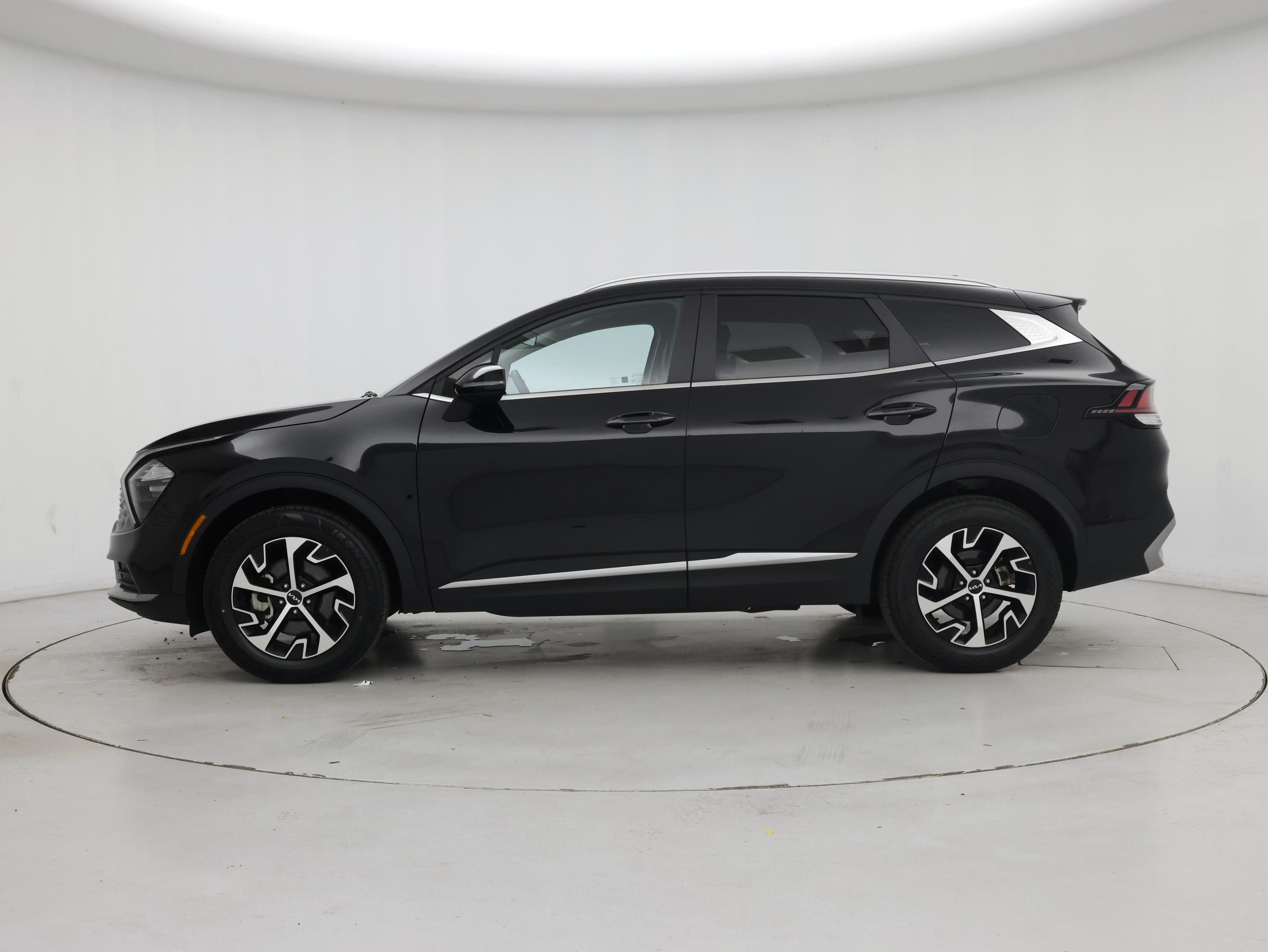 Thumbnail: 2023 Kia Sportage - 3