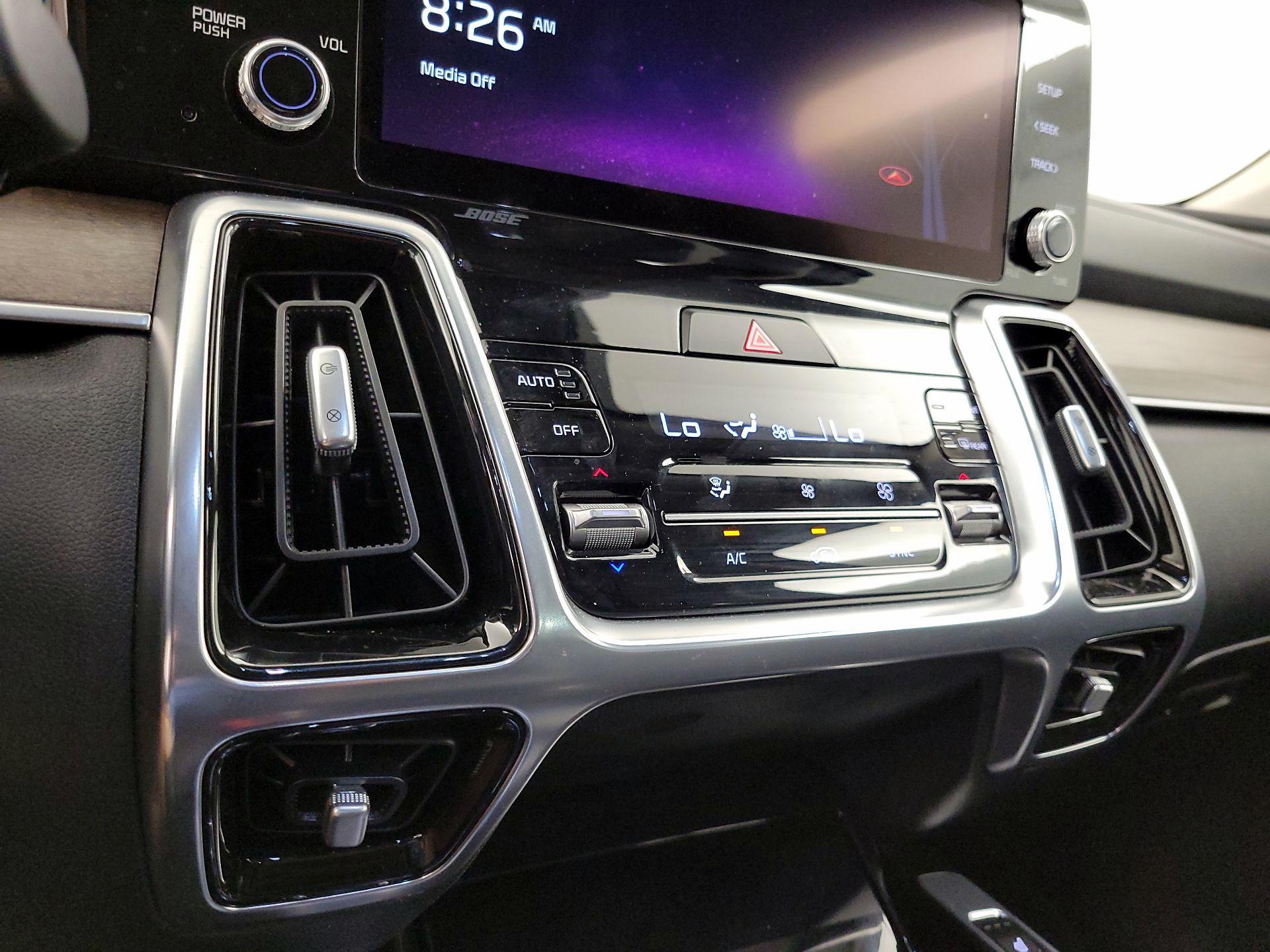Thumbnail: 2022 Kia Sorento - 17