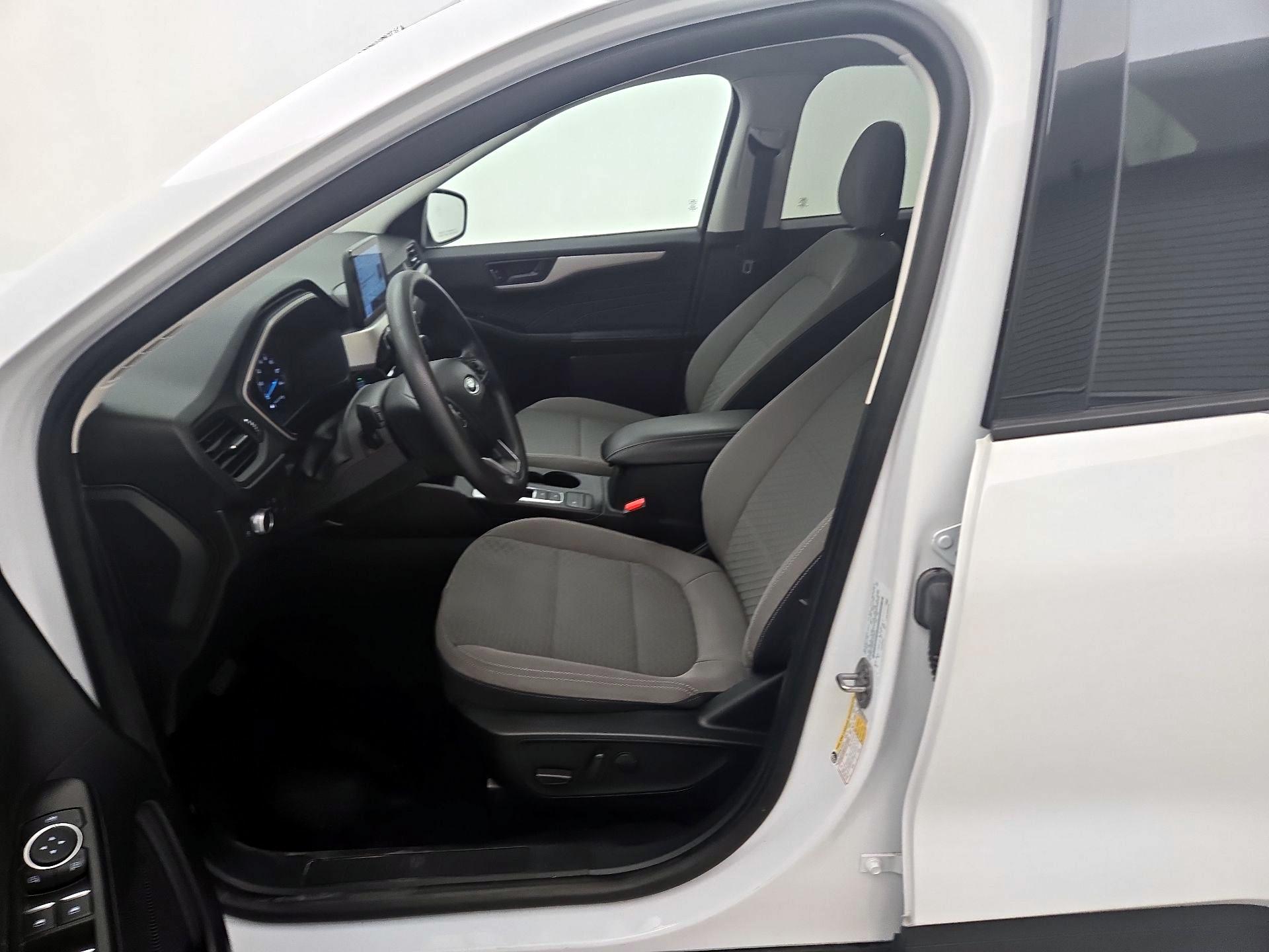 Thumbnail: 2022 Ford Escape - 11