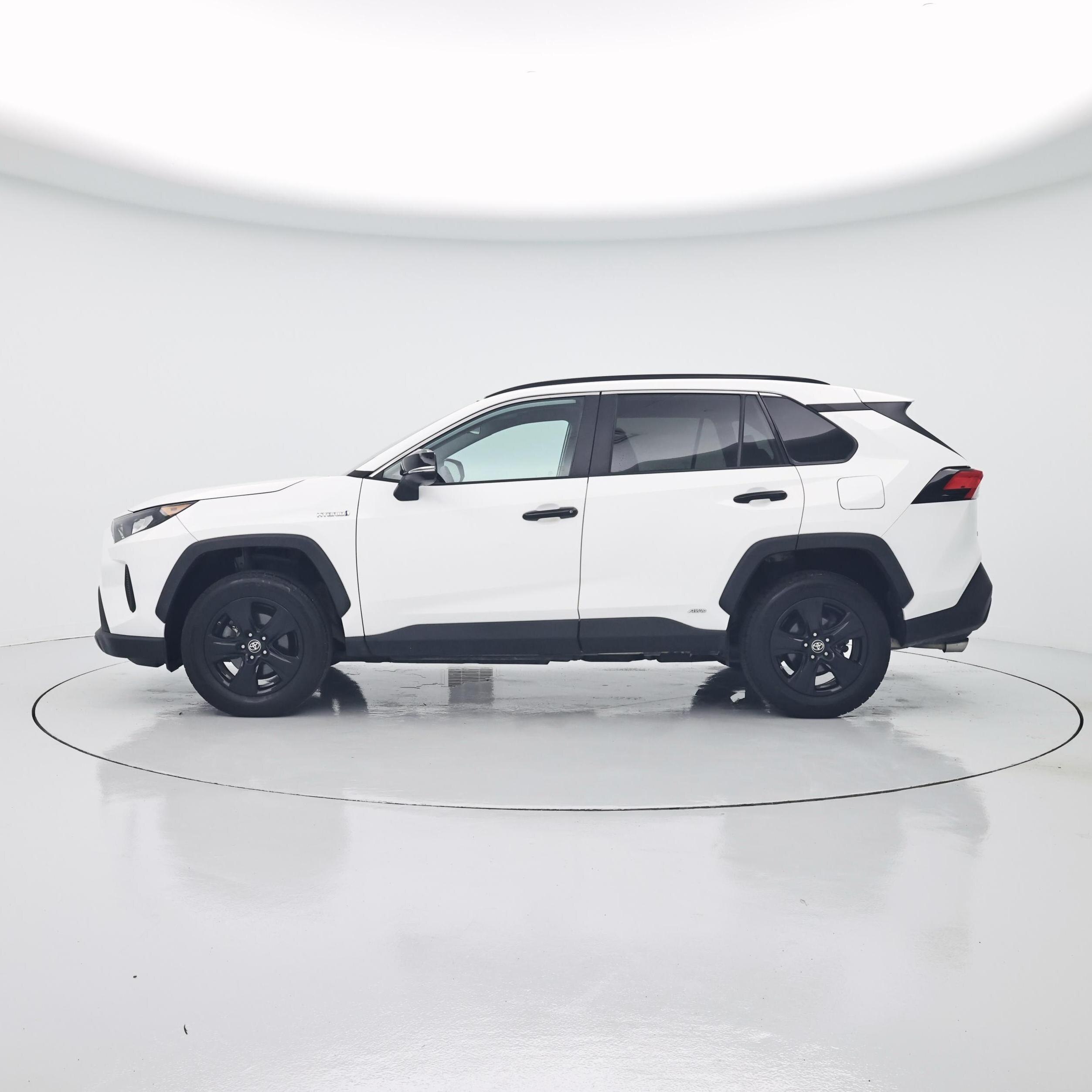 Thumbnail: 2021 Toyota RAV4 - 3