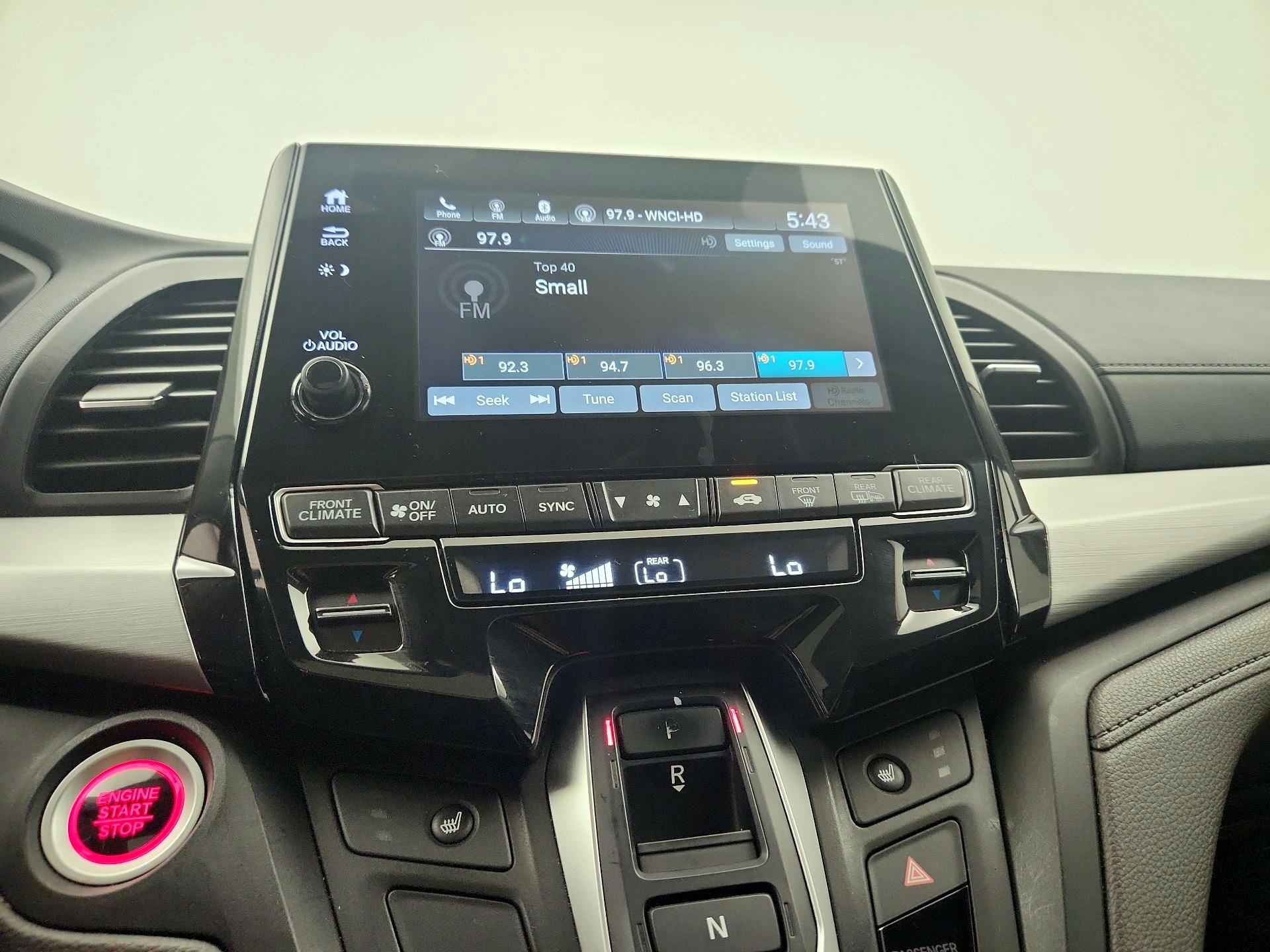 Thumbnail: 2019 Honda Odyssey - 16