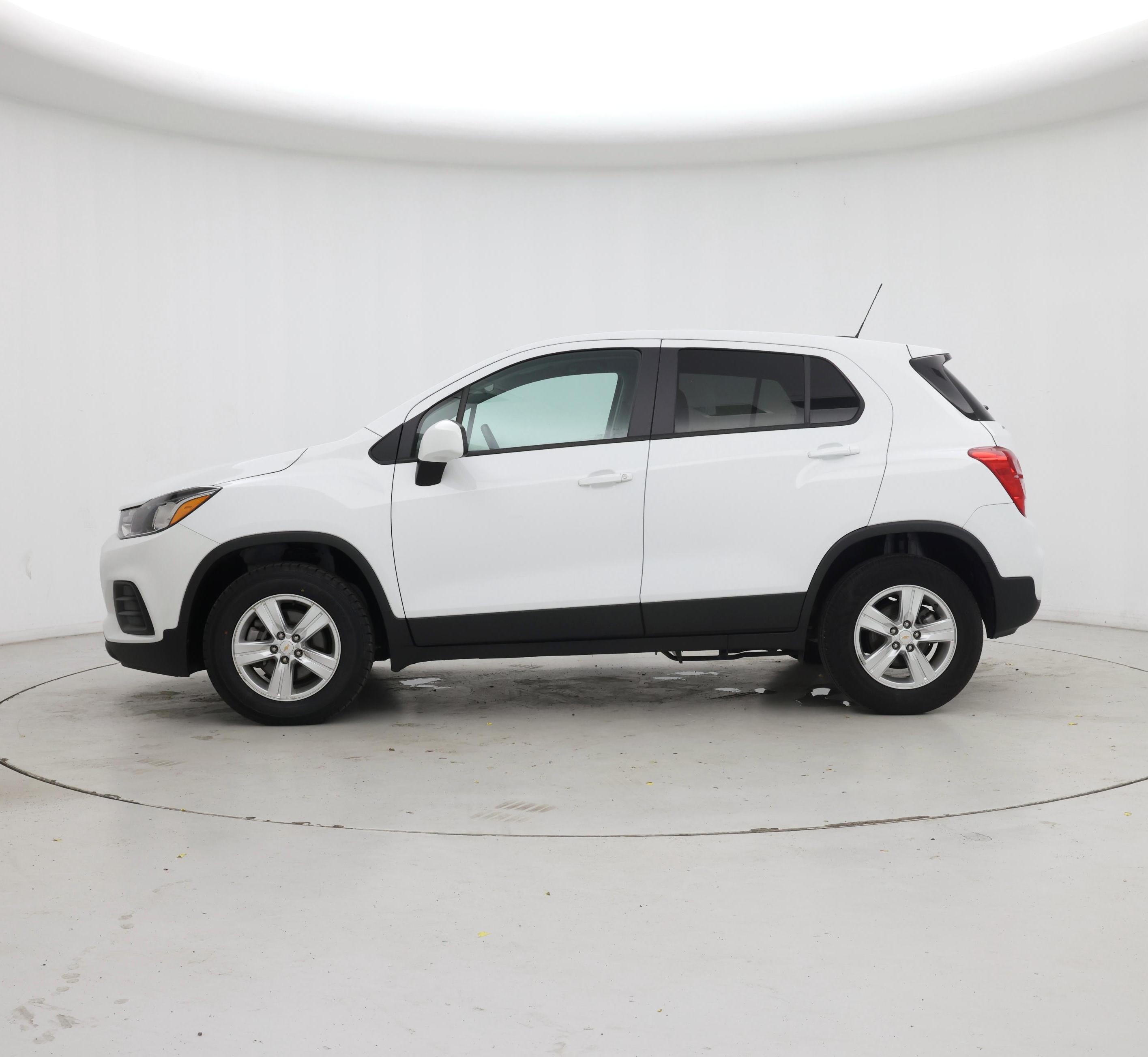 Thumbnail: 2021 Chevrolet Trax - 3