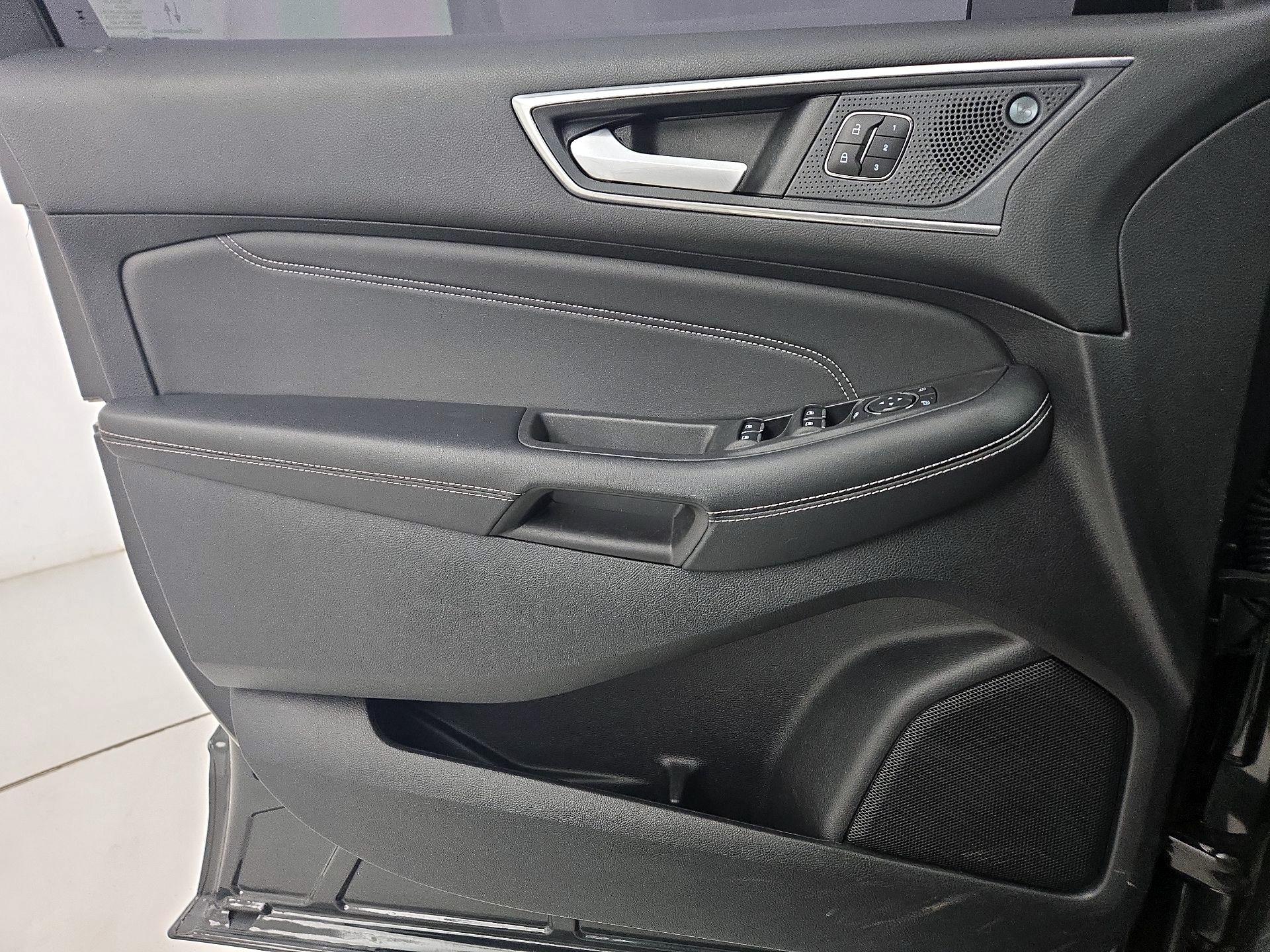 Thumbnail: 2023 Ford Edge - 12