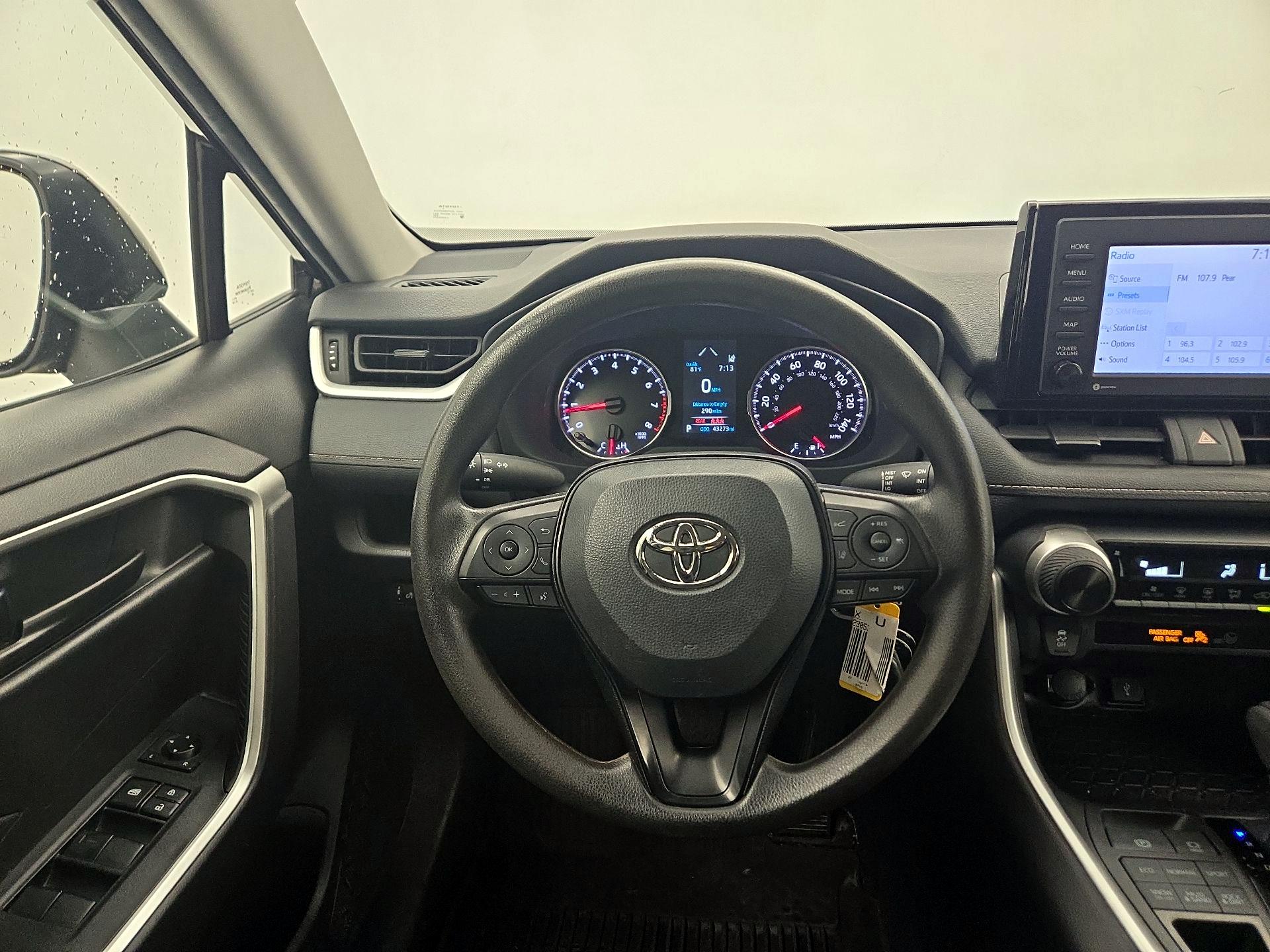 Thumbnail: 2022 Toyota RAV4 - 10