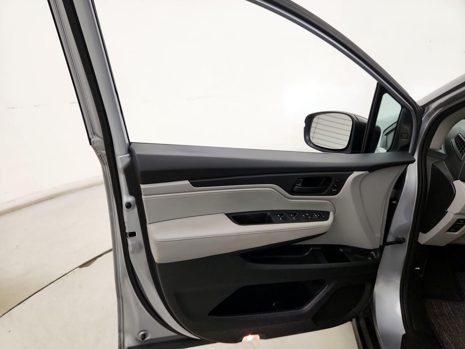 Thumbnail: 2021 Honda Odyssey - 12