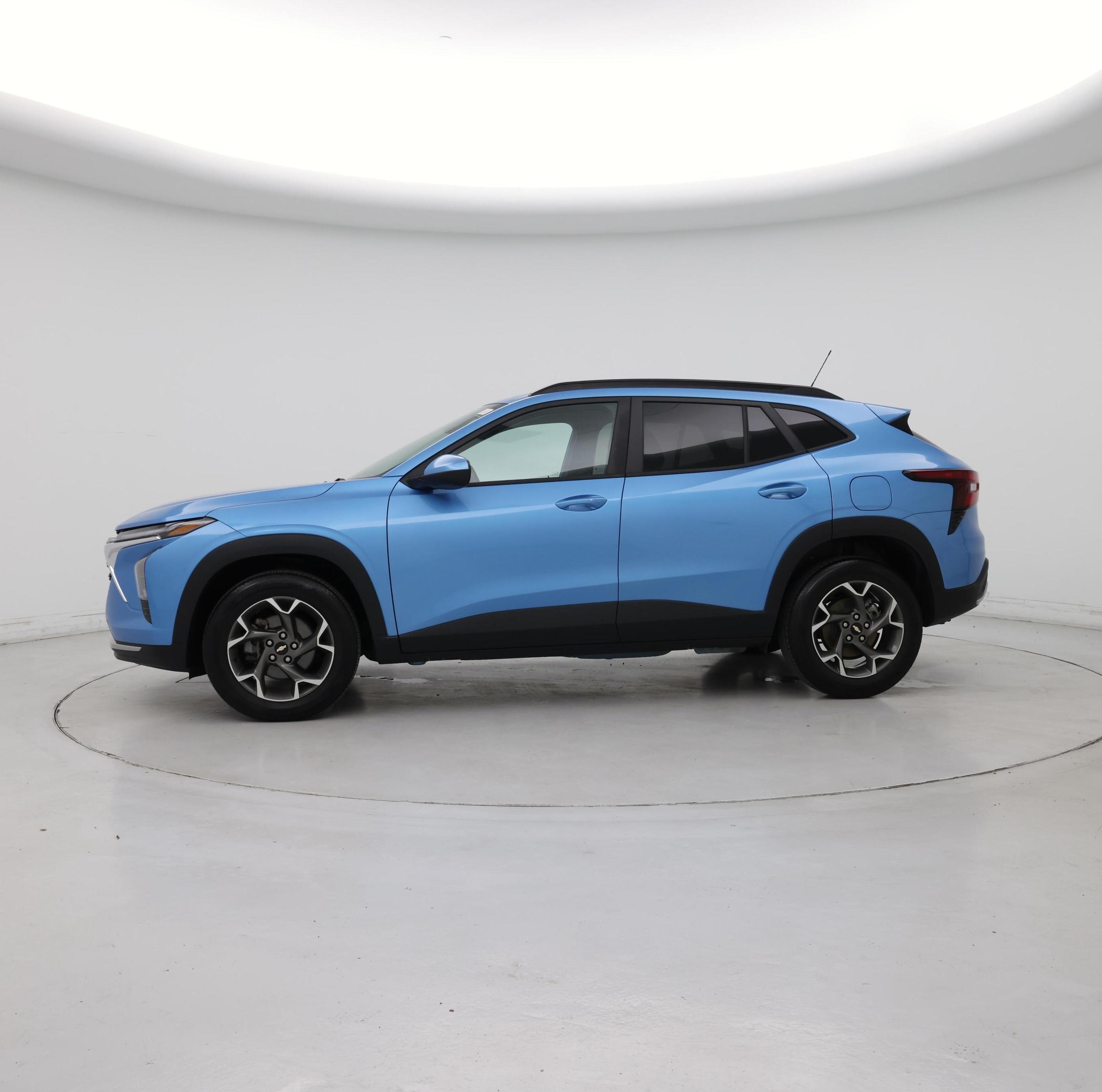 Thumbnail: 2025 Chevrolet Trax - 3