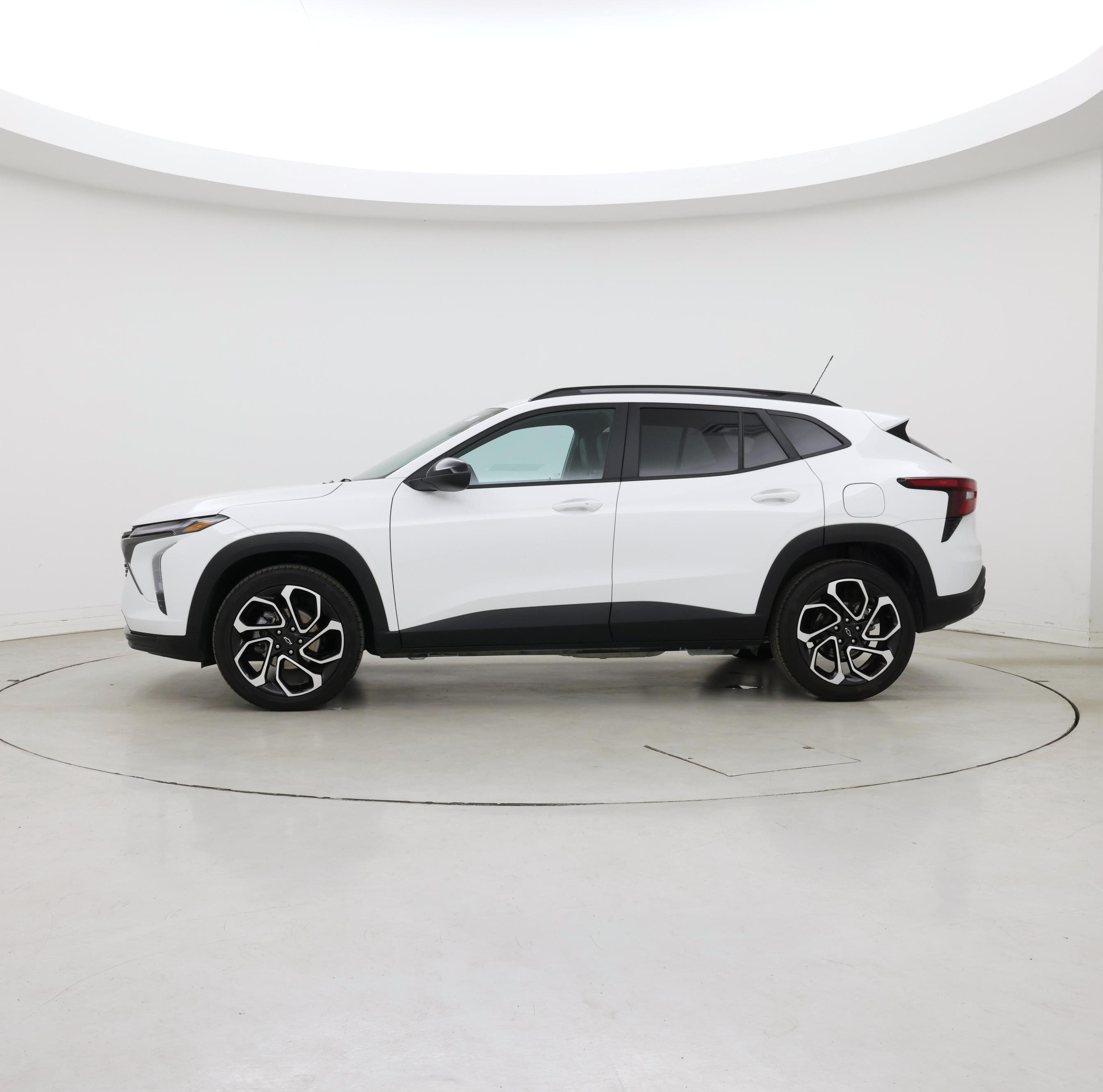 Thumbnail: 2024 Chevrolet Trax - 3