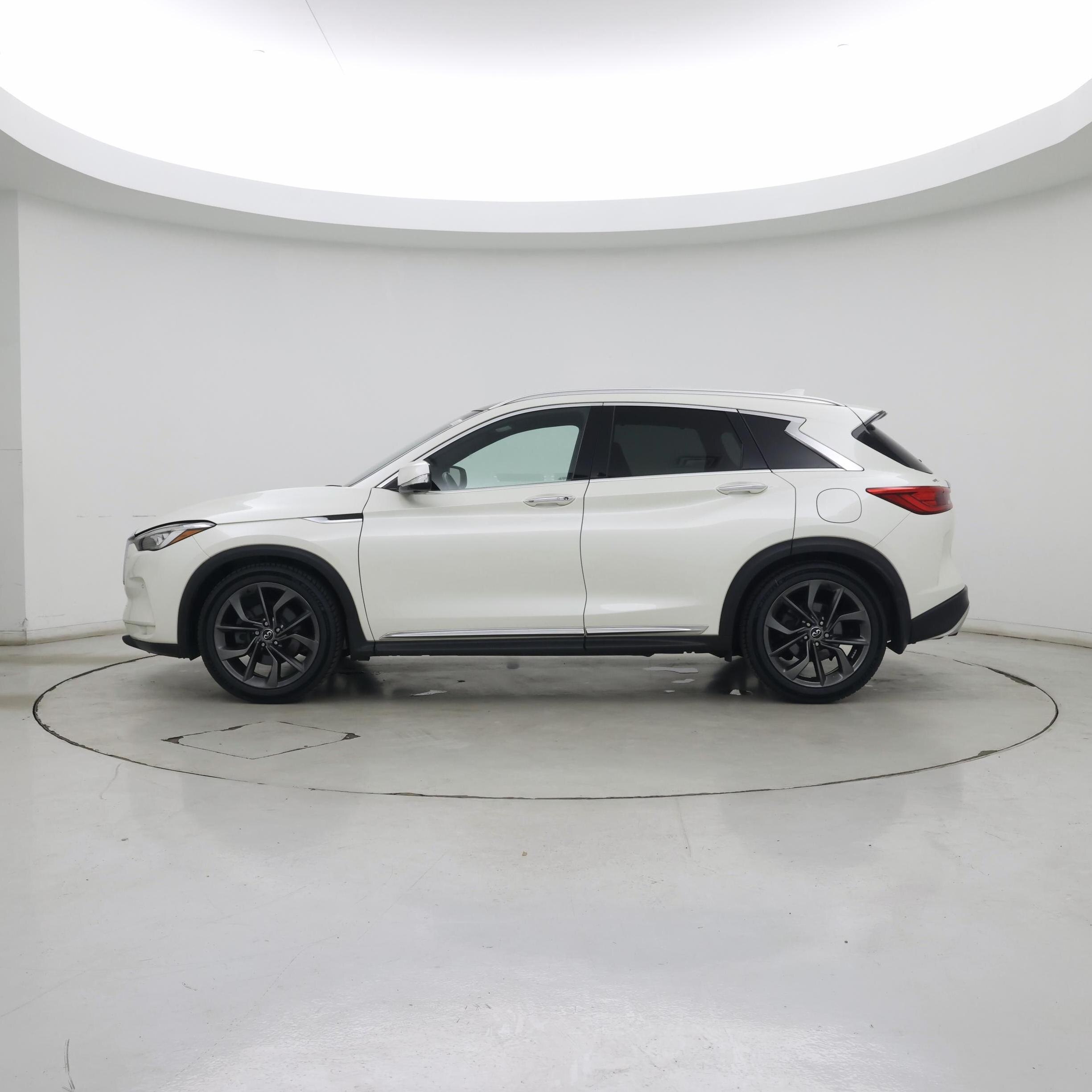 Thumbnail: 2019 INFINITI QX50 - 3