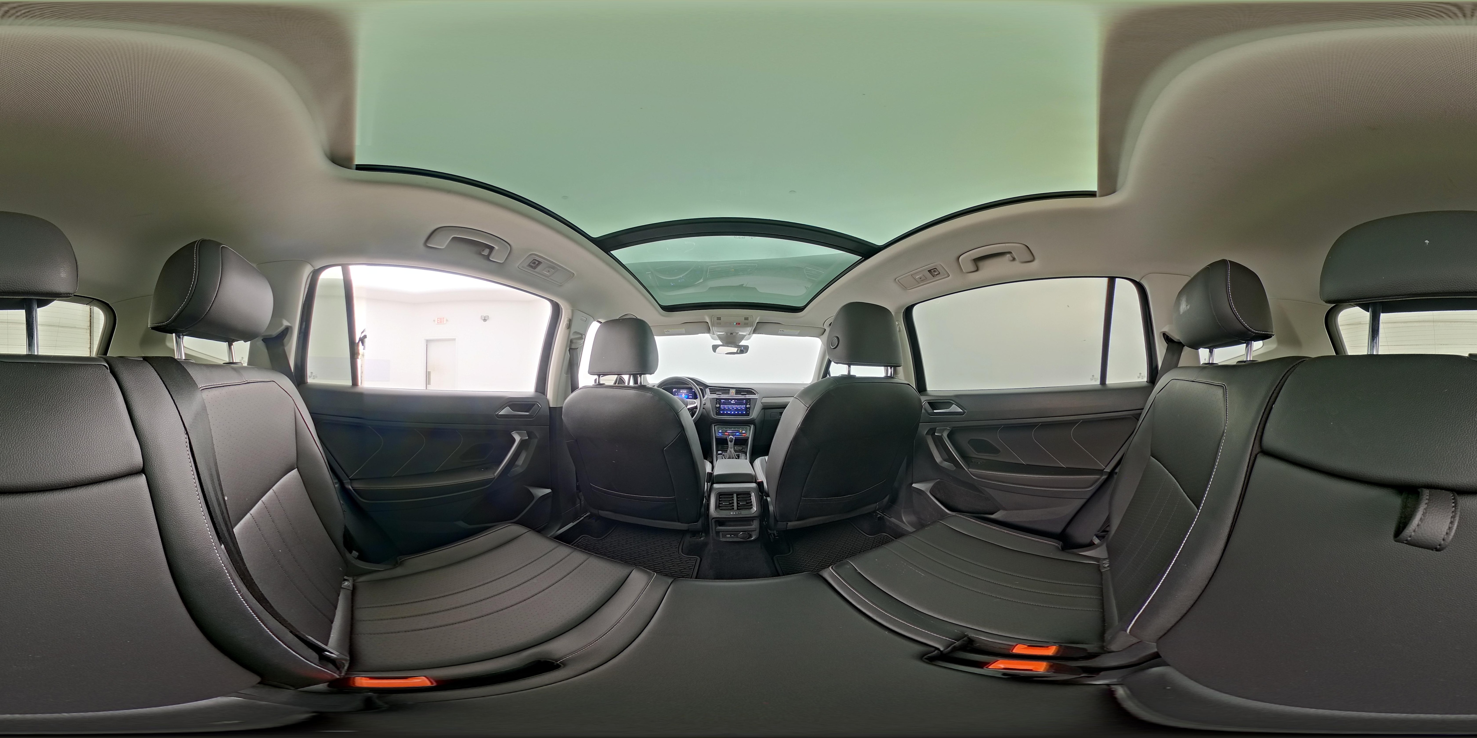 2022 Volkswagen Tiguan SE - Photo 26