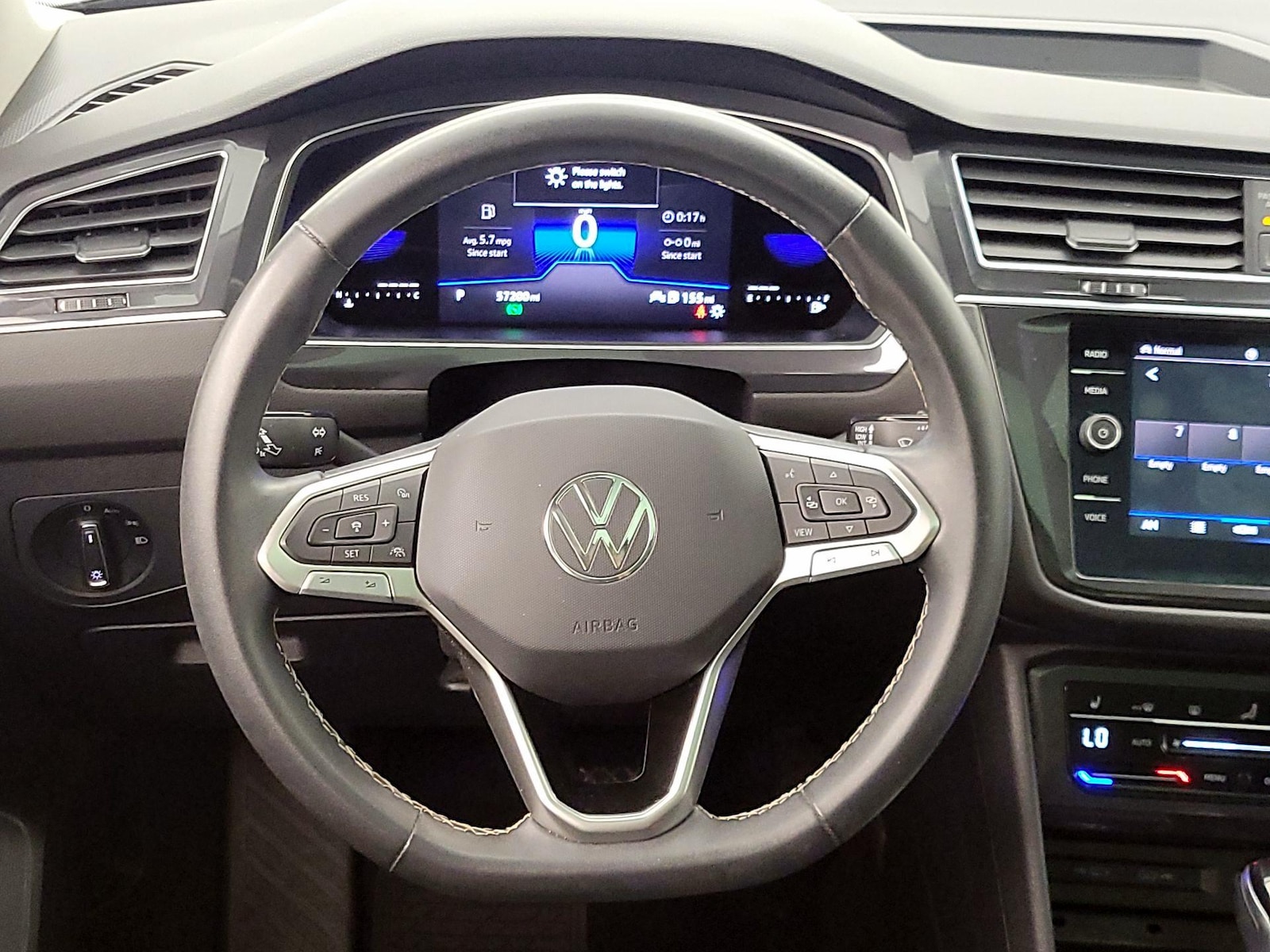 2022 Volkswagen Tiguan SE - Photo 11