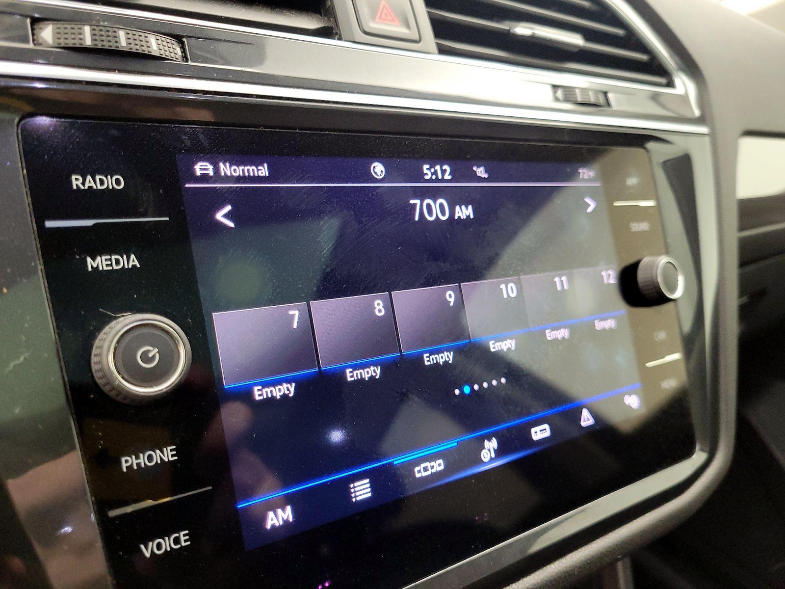2022 Volkswagen Tiguan SE - Photo 16