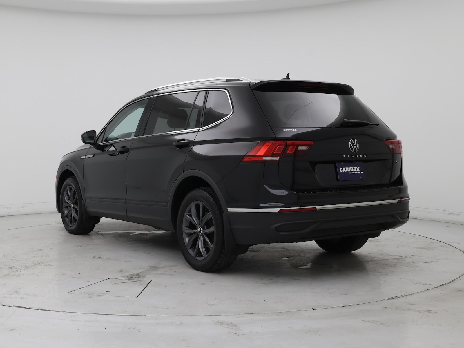 2022 Volkswagen Tiguan SE - Photo 3