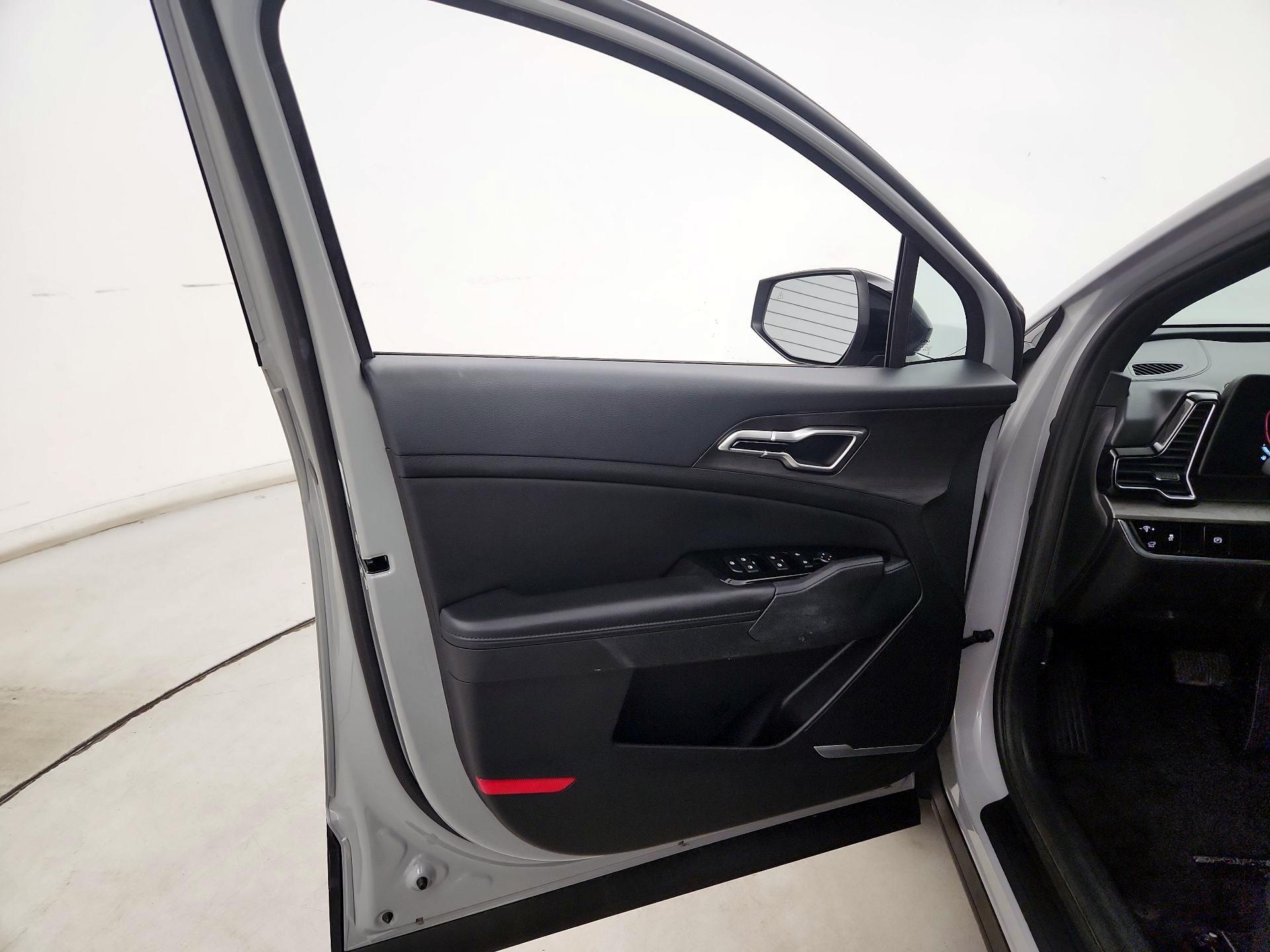 Thumbnail: 2023 Kia Sportage - 12