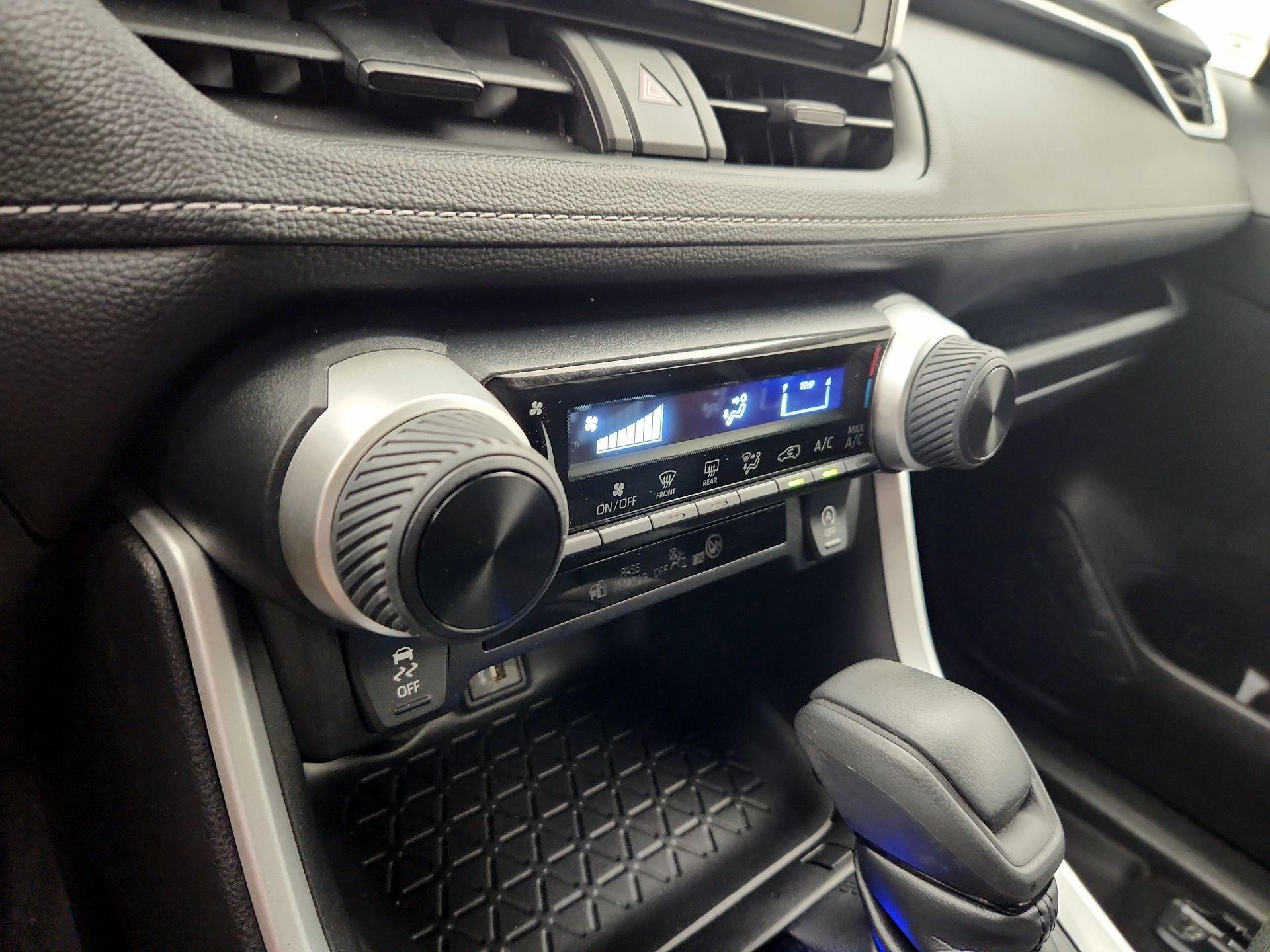 Thumbnail: 2024 Toyota RAV4 - 15