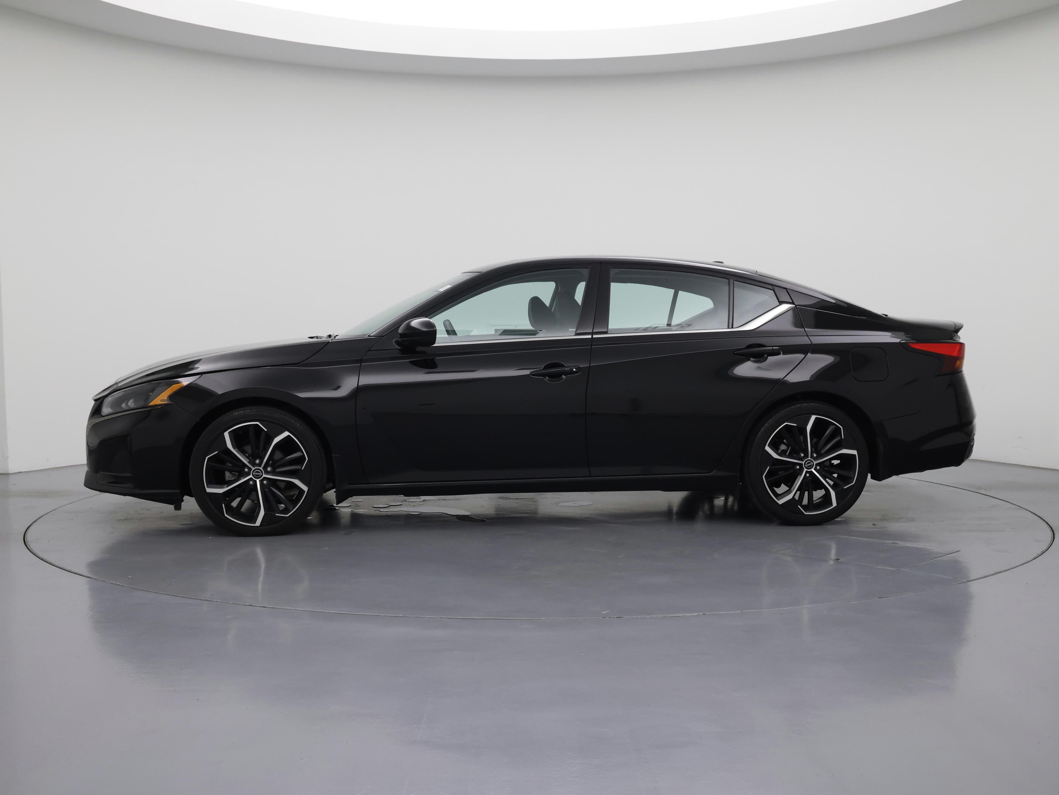 Thumbnail: 2023 Nissan Altima - 3