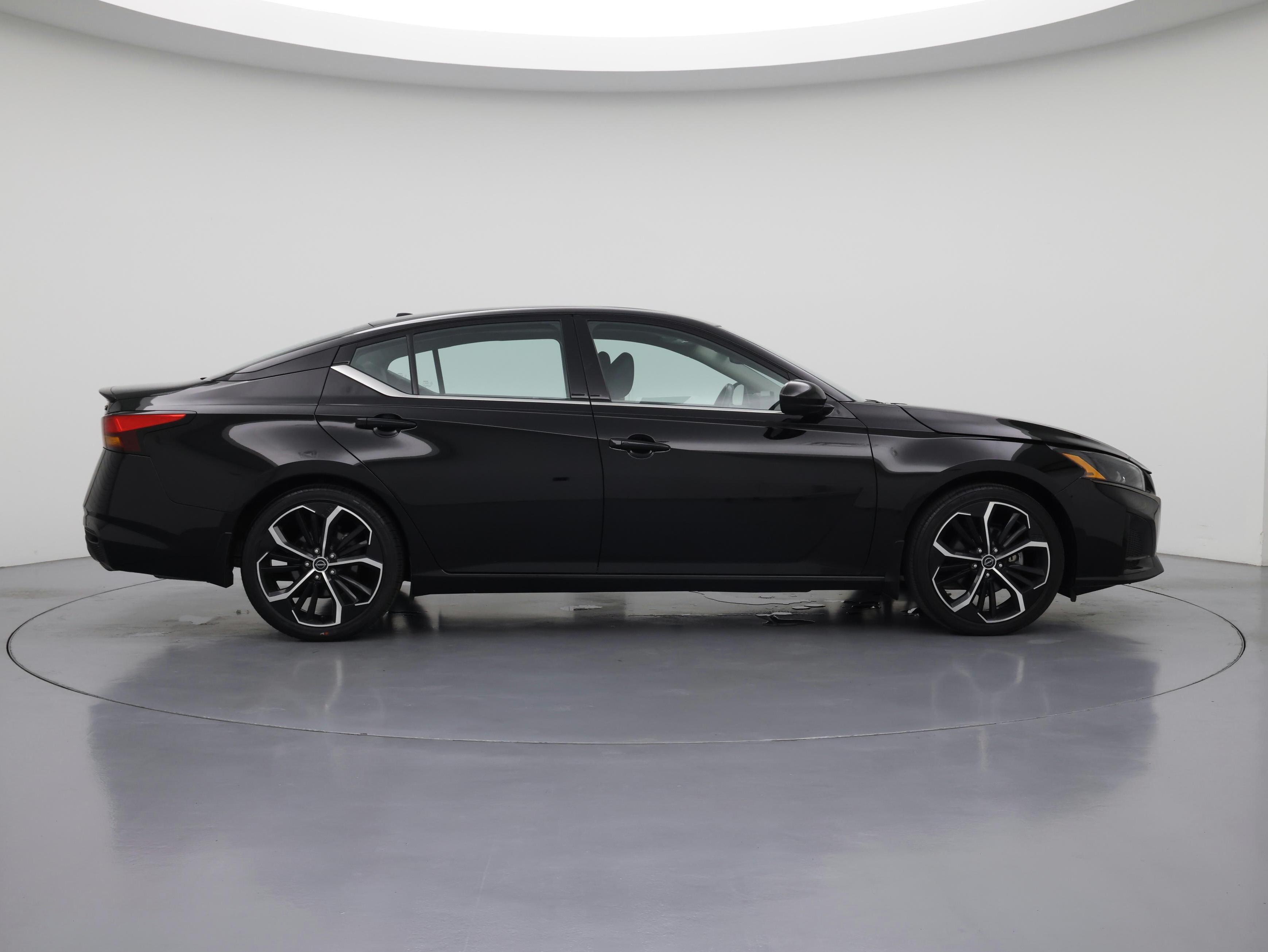 Thumbnail: 2023 Nissan Altima - 7