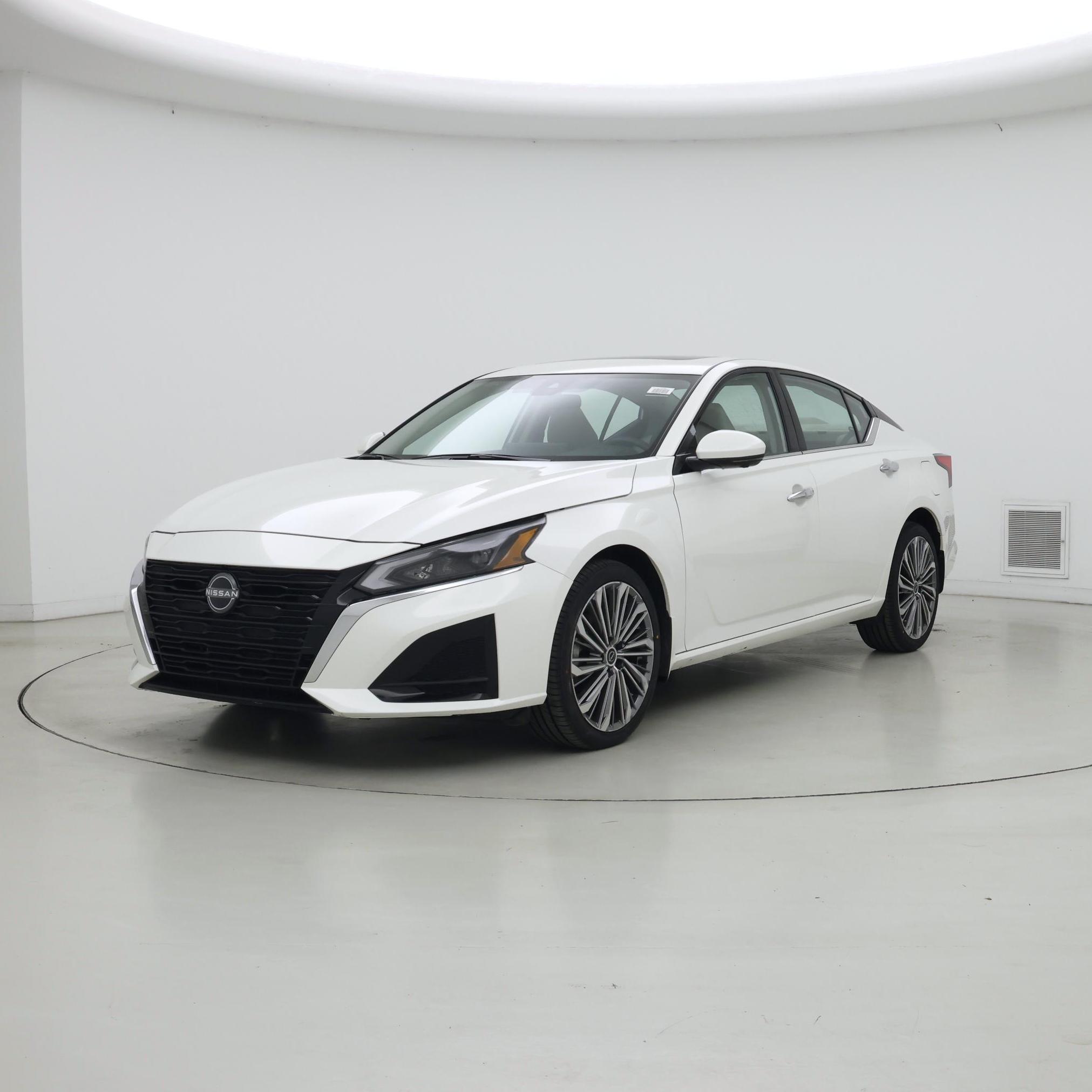 Thumbnail: 2023 Nissan Altima - 4