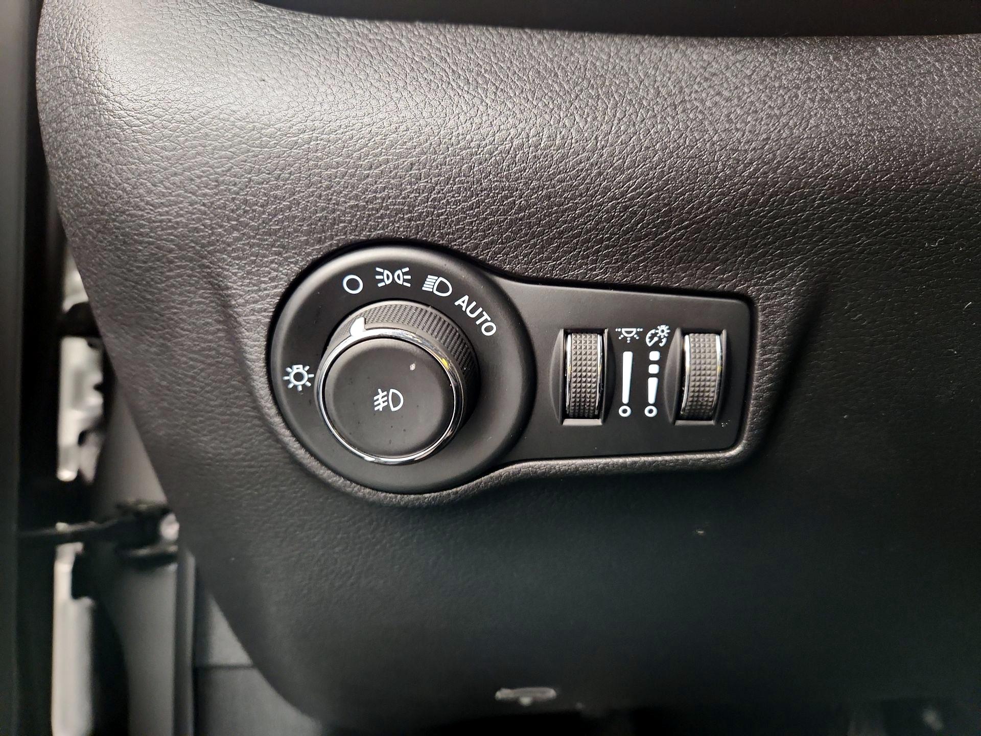 Thumbnail: 2023 Jeep Compass - 13