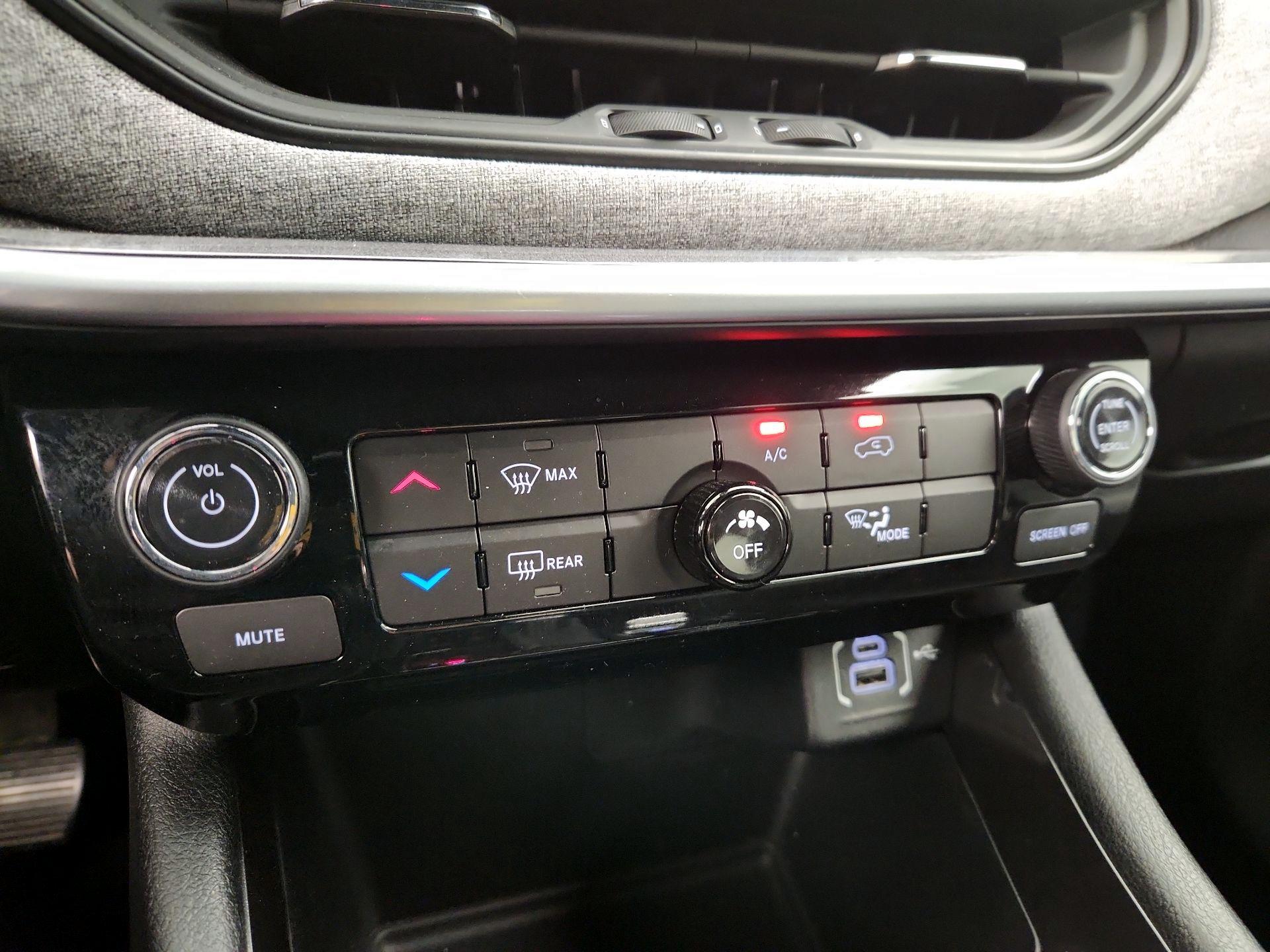 Thumbnail: 2023 Jeep Compass - 16