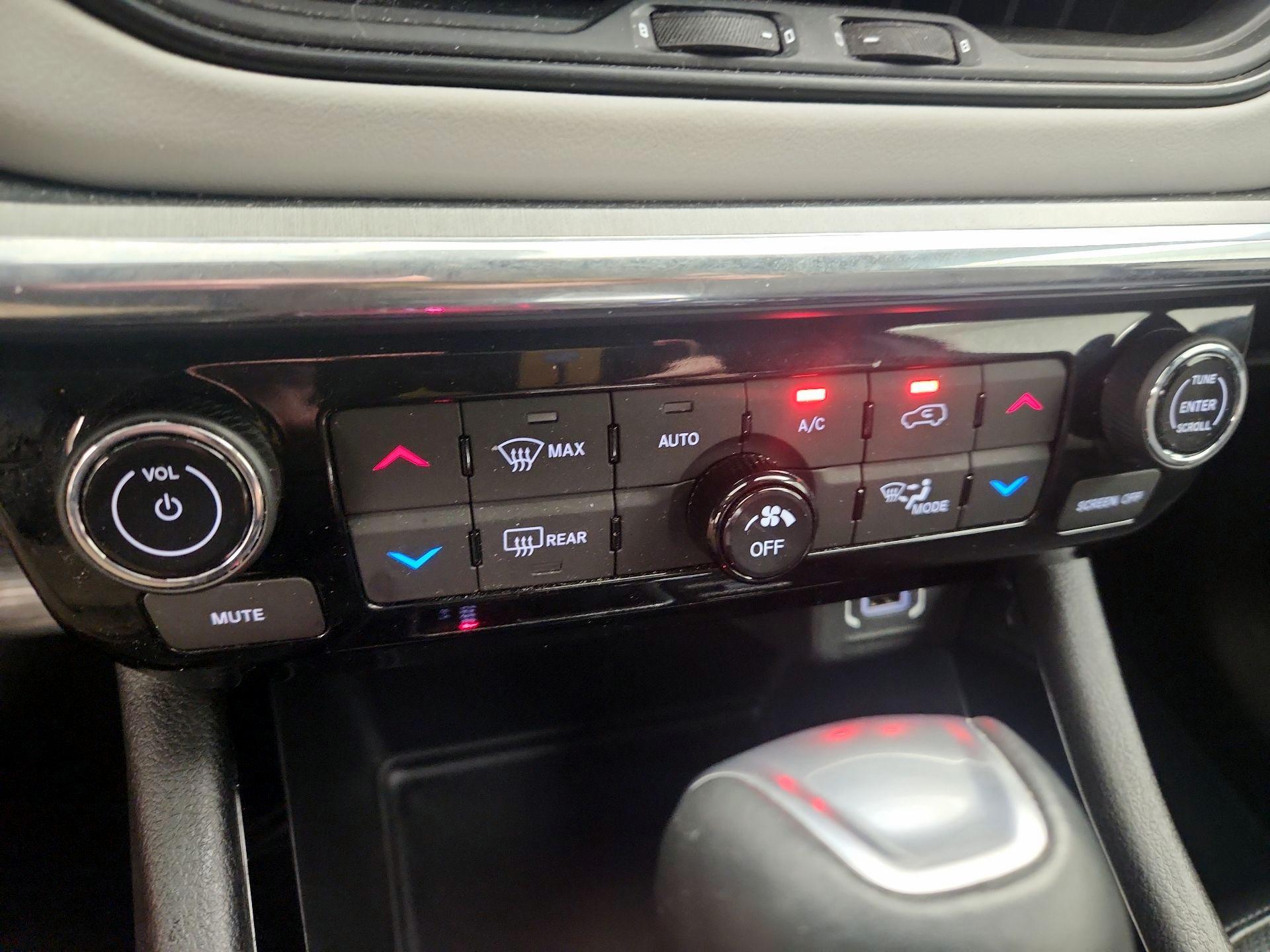 Thumbnail: 2023 Jeep Compass - 16