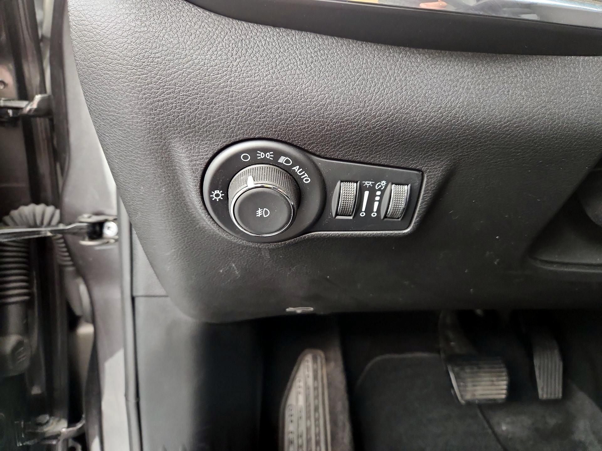 Thumbnail: 2023 Jeep Compass - 13