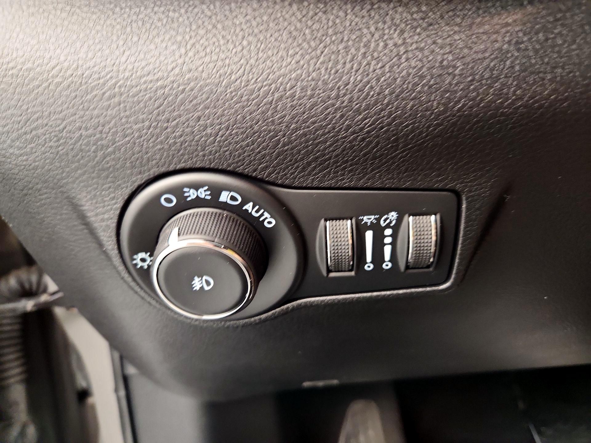 Thumbnail: 2022 Jeep Compass - 13