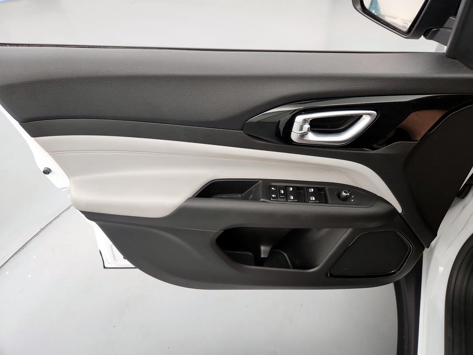 Thumbnail: 2022 Jeep Compass - 12