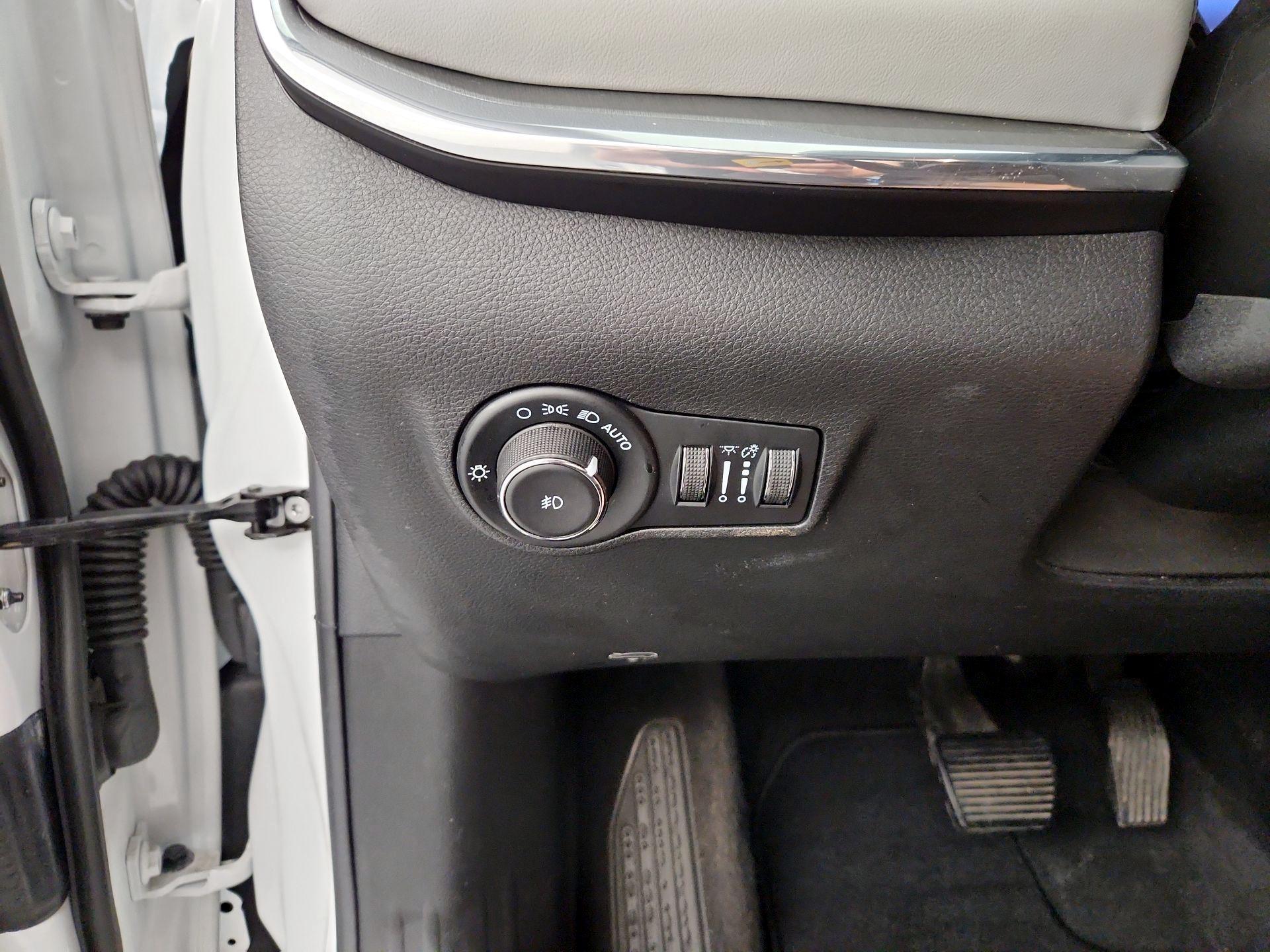 Thumbnail: 2022 Jeep Compass - 13