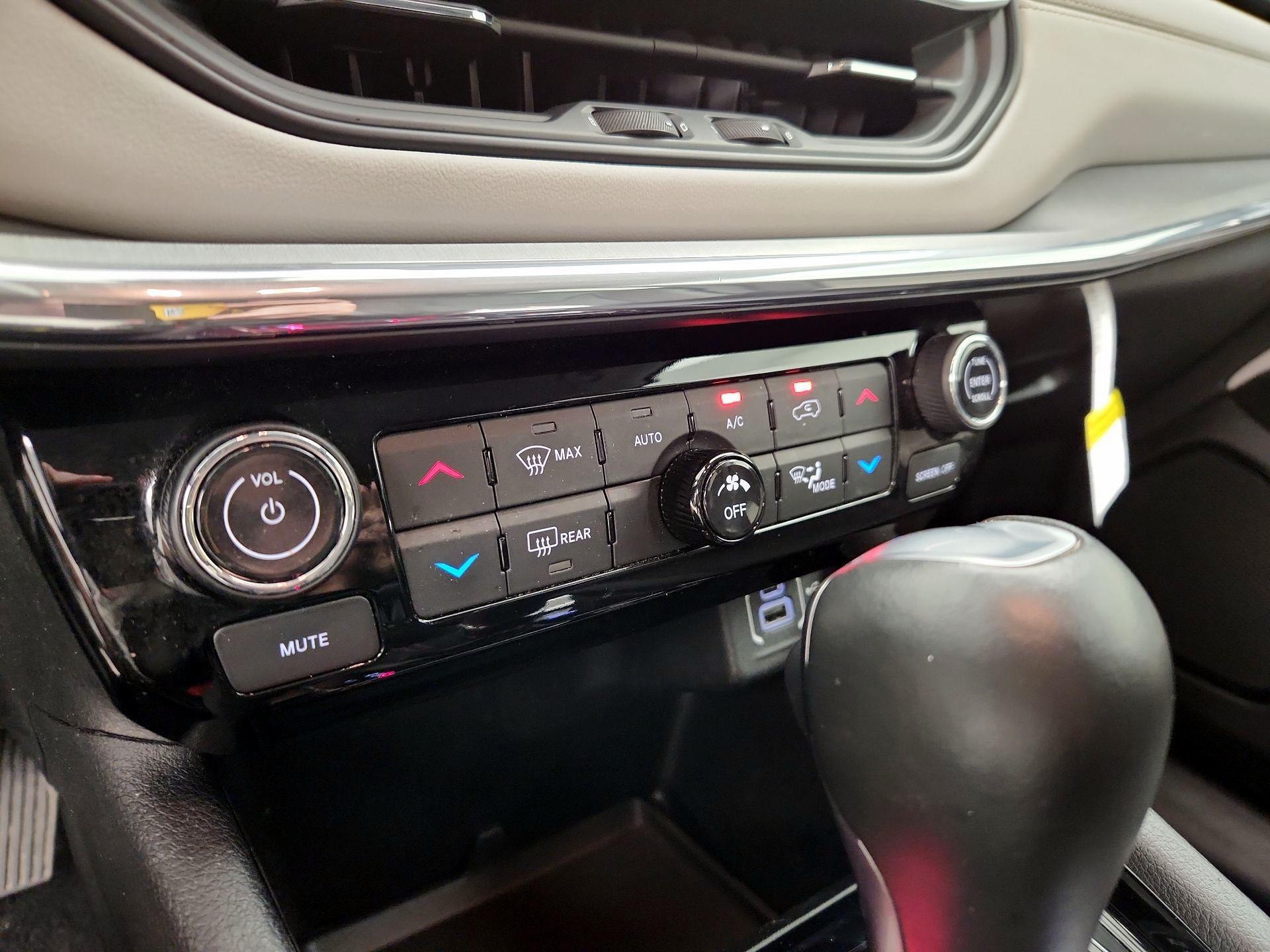 Thumbnail: 2022 Jeep Compass - 16