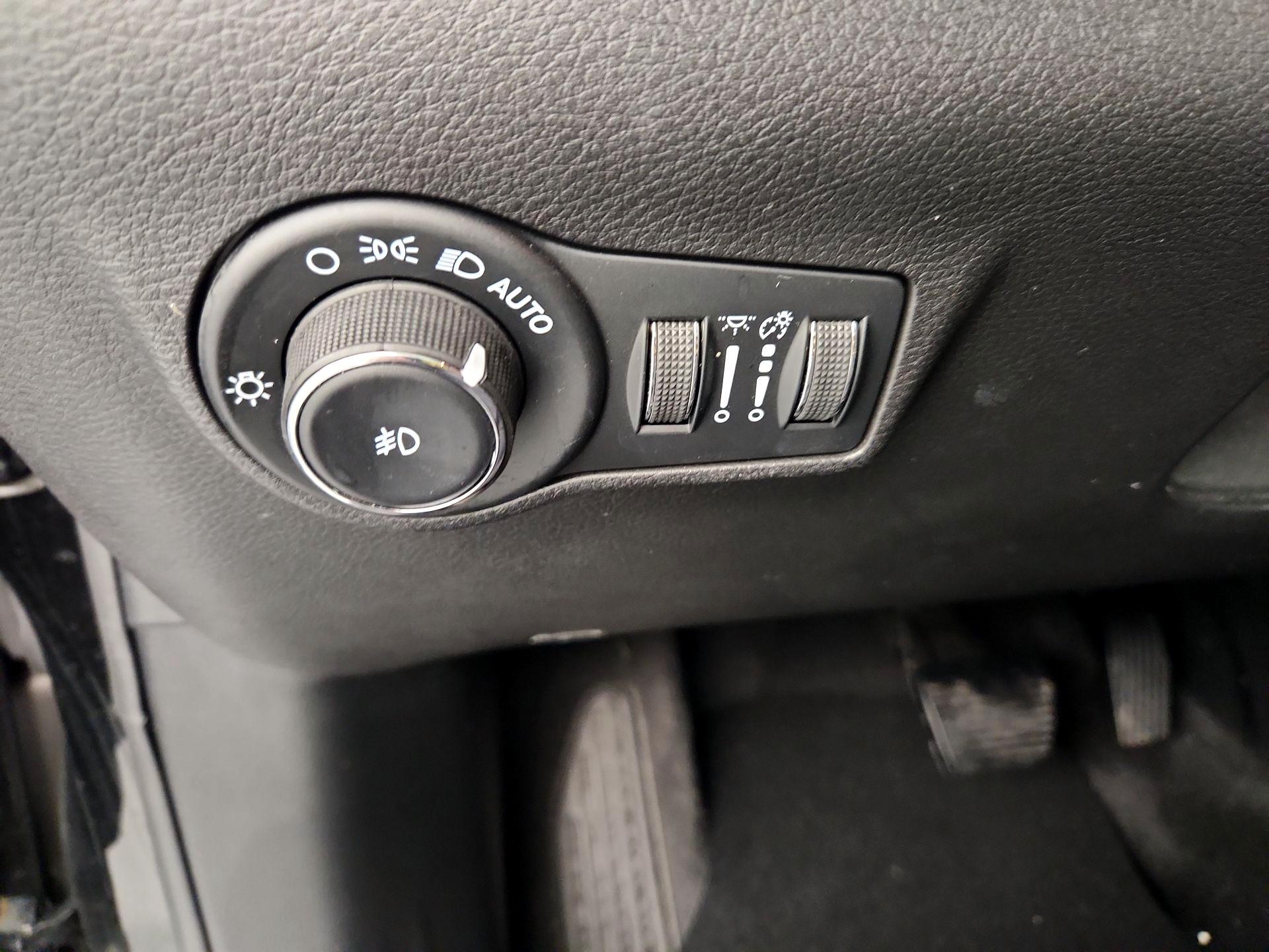 Thumbnail: 2023 Jeep Compass - 13