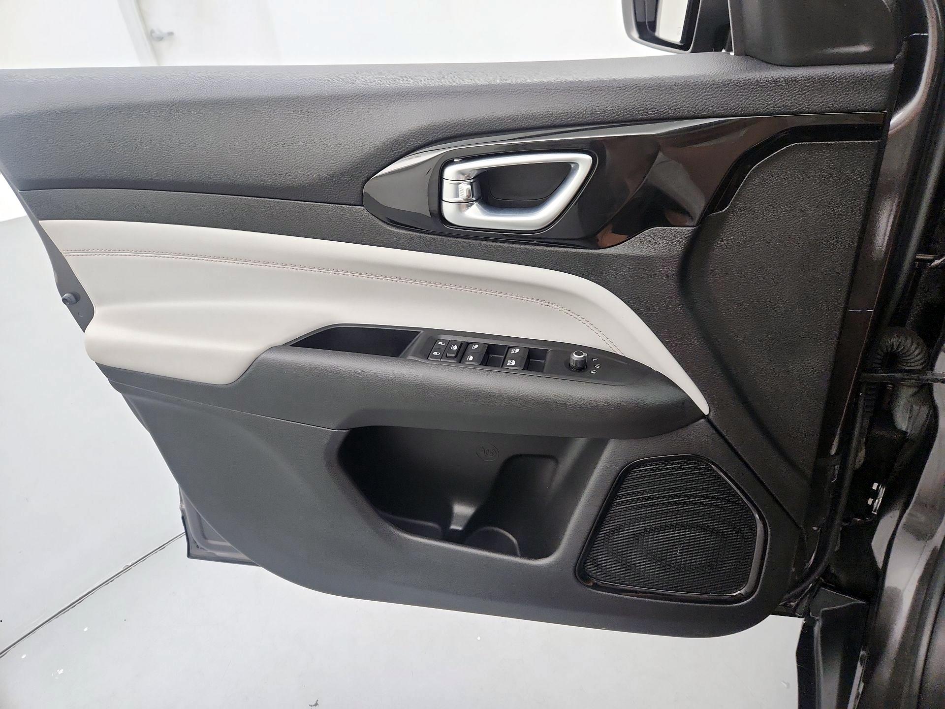 Thumbnail: 2022 Jeep Compass - 12