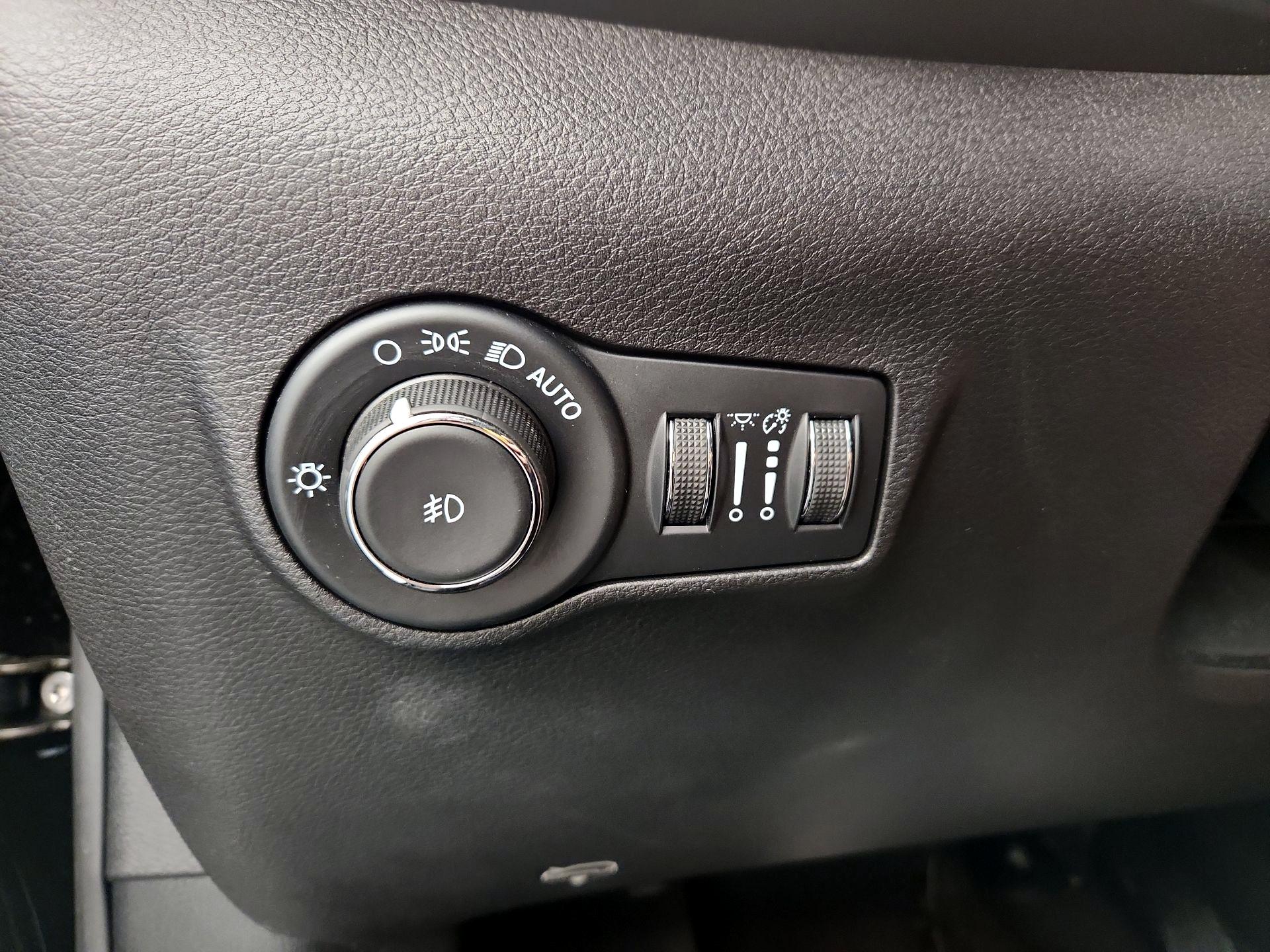 Thumbnail: 2022 Jeep Compass - 13