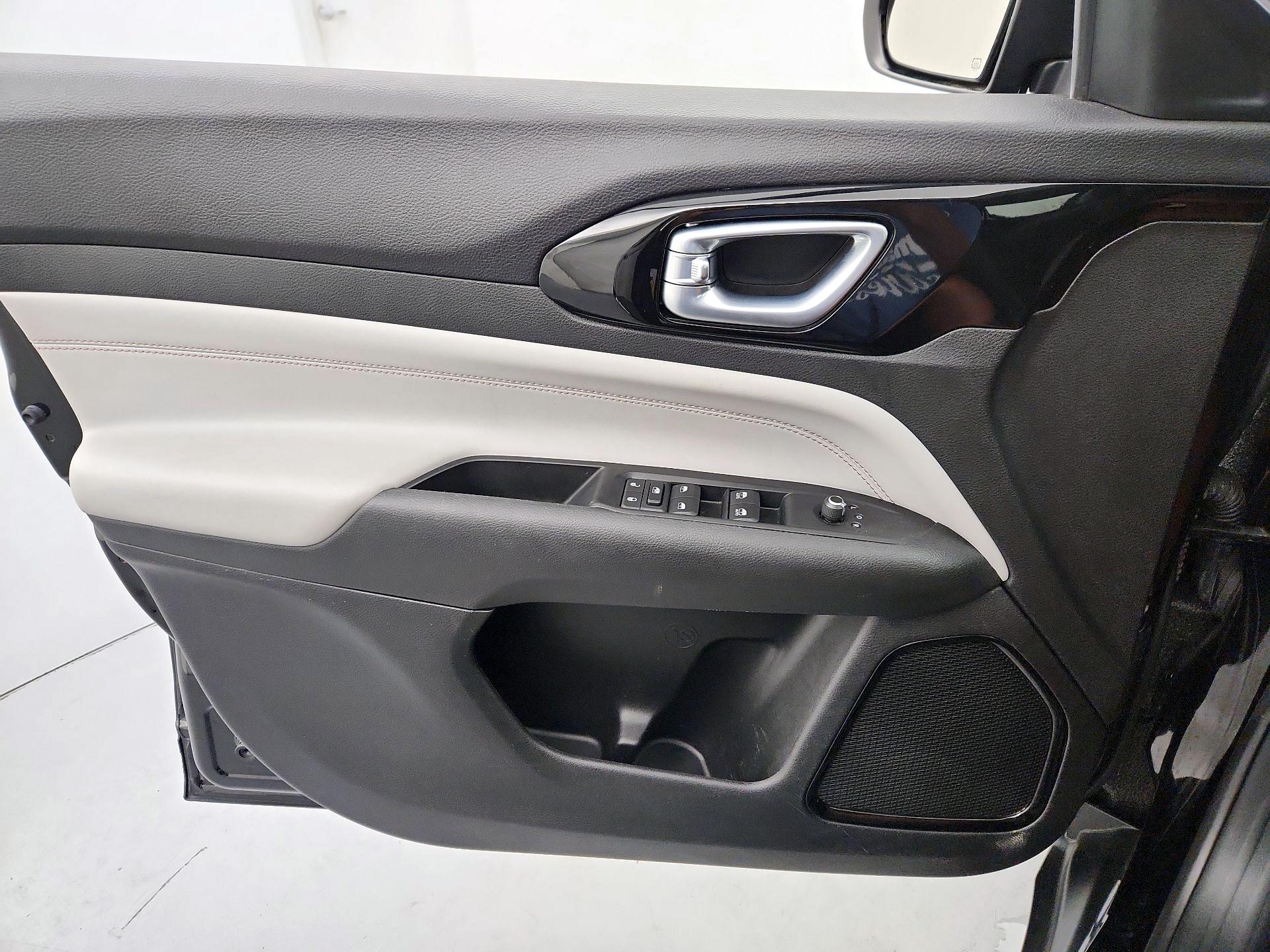 Thumbnail: 2022 Jeep Compass - 12